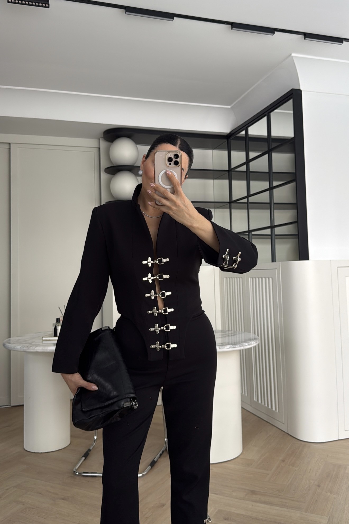 GÜMÜŞ AKSESUARLI TASARIM TAKIM SİYAH 