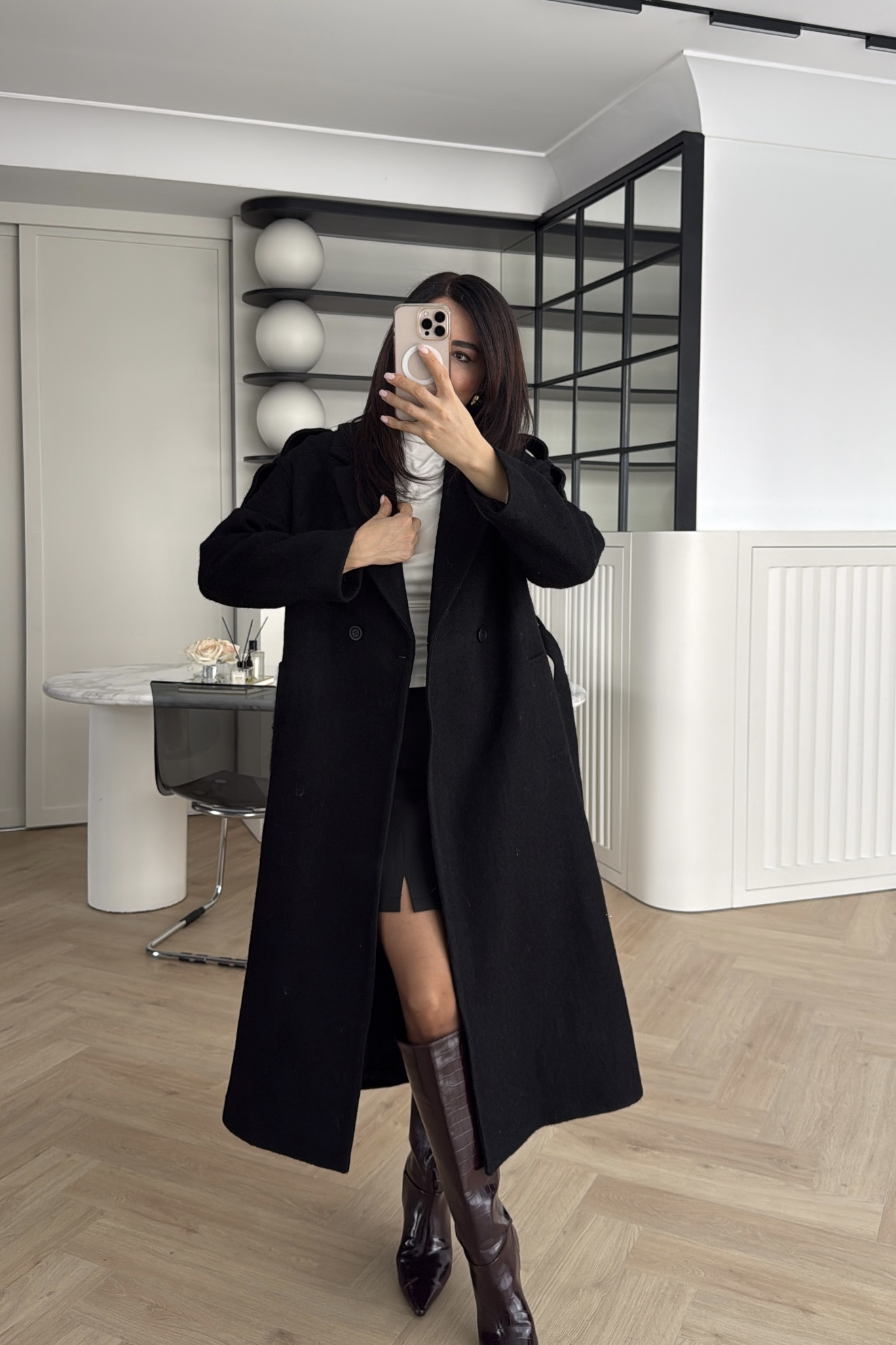 HOLLYWOOD MODEL ASTARLI KAŞE KABAN SİYAH 