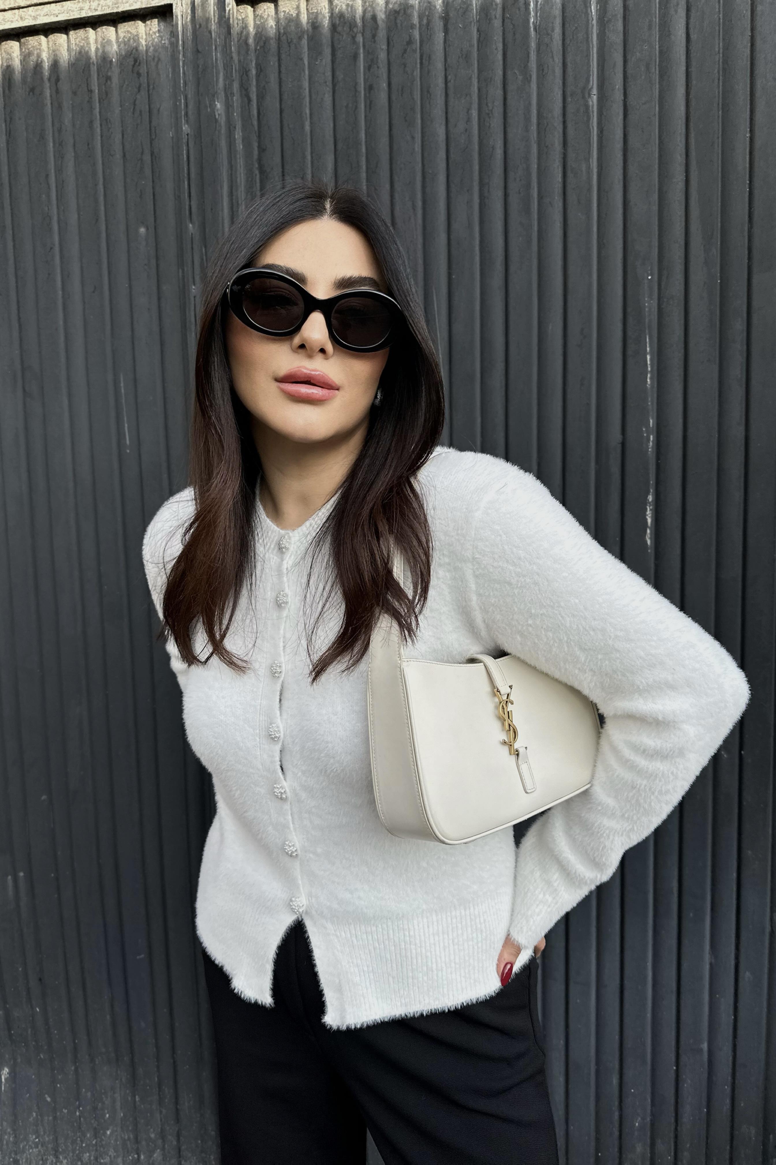 İnci Düğmeli Özel Dokulu Triko Hırka Ekru