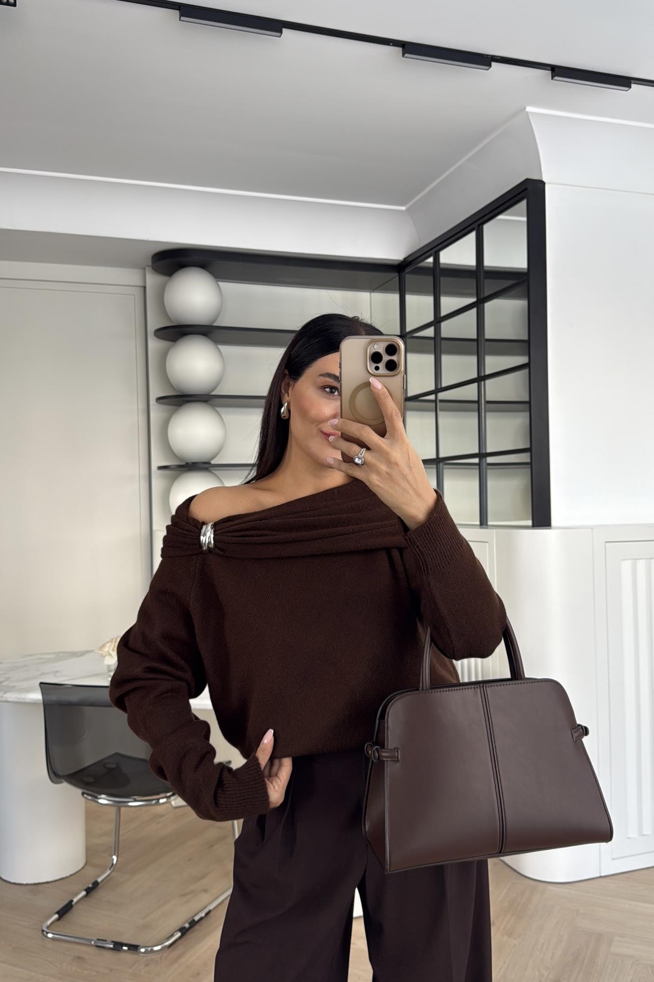 KAHVE AKSESUAR DETAYLI TRİKO