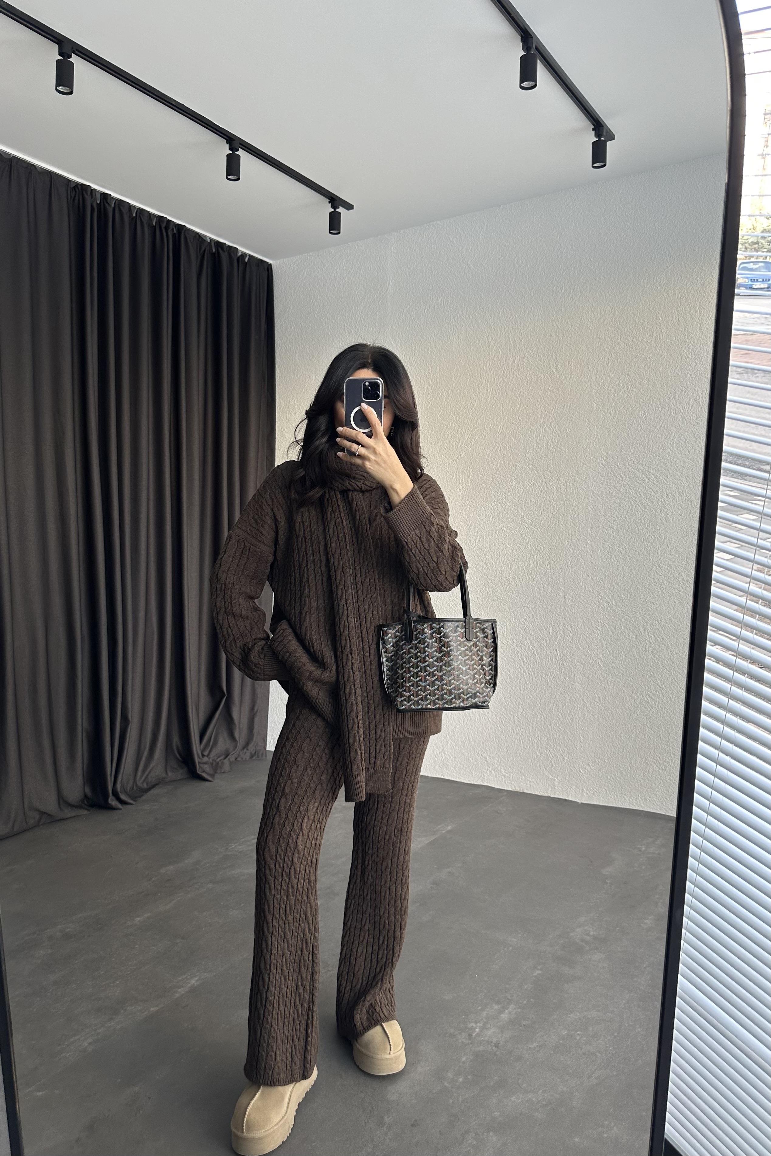 Kahve Saç Örgü Atkılı Triko Takım