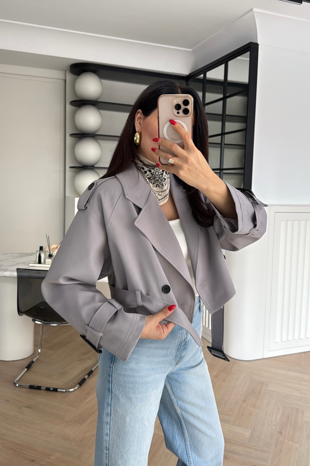 KEMERLİ ASTARLI KISA TRENÇKOT GRİ 