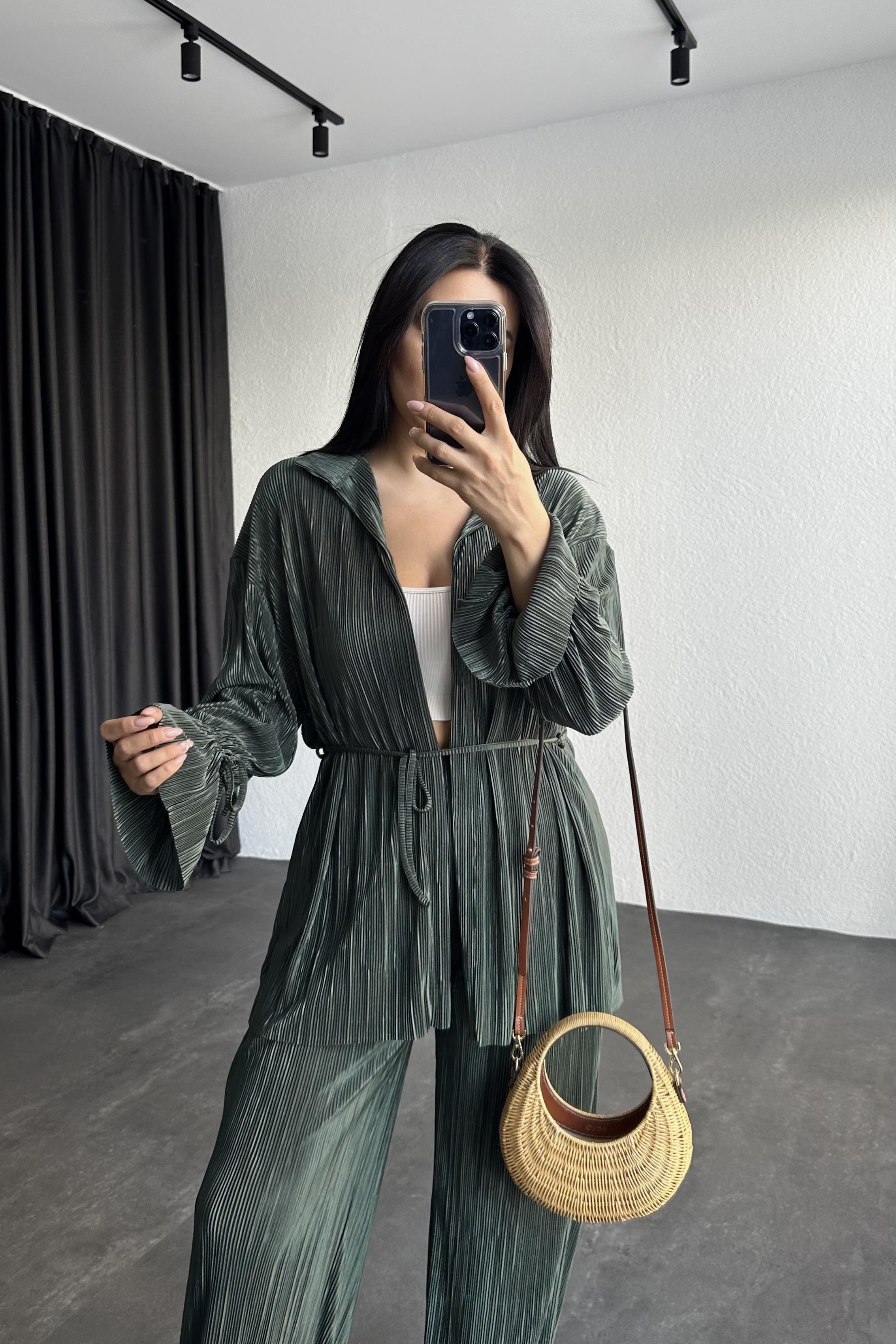 Kimonolu Piliseli Takım Haki