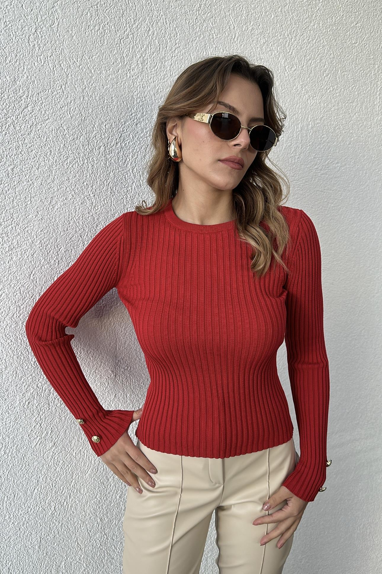 Kırmızı Bisiklet Yaka Kolları Düğme Detaylı Triko