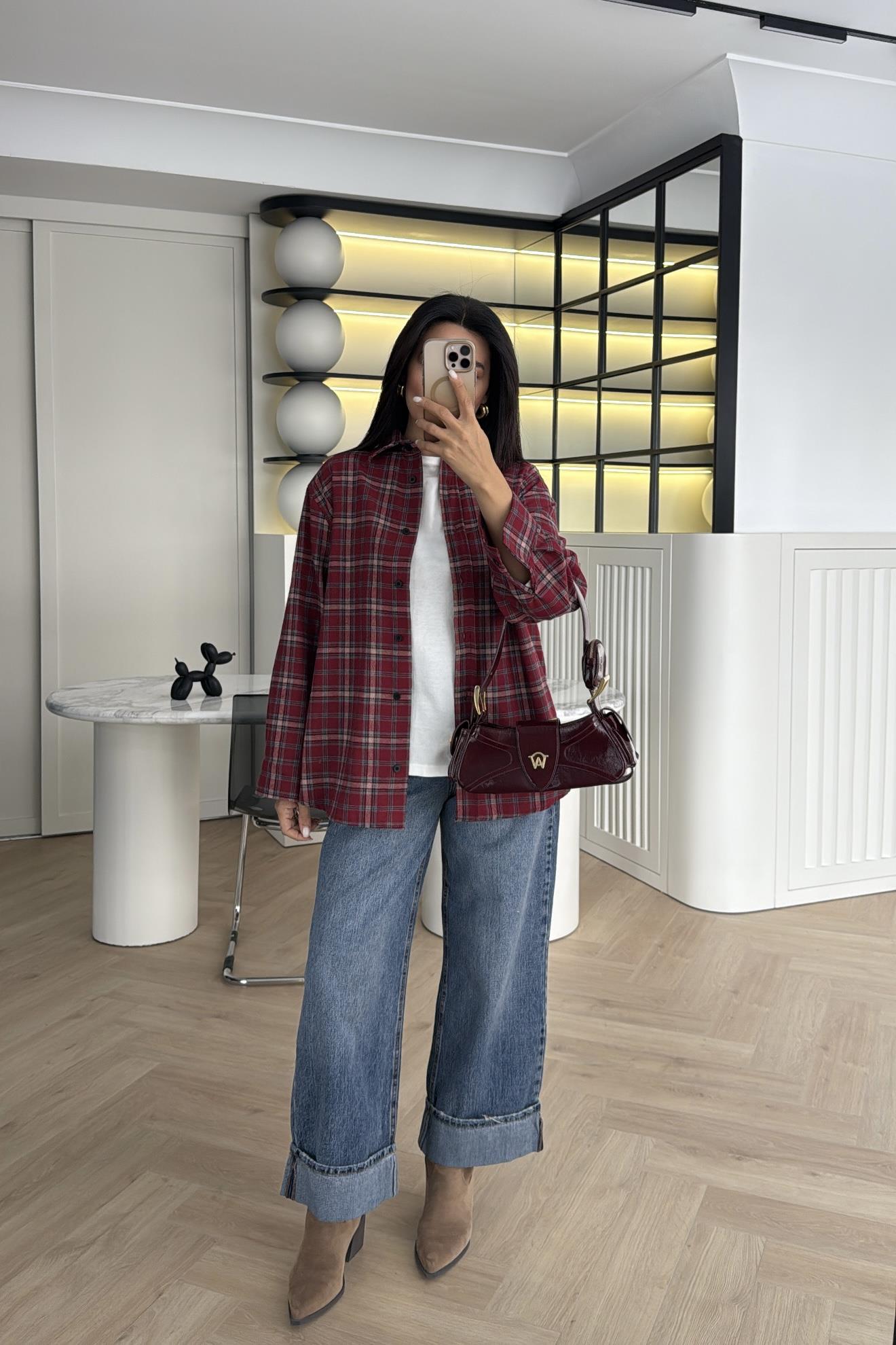 KIRMIZI EKOSE DÜĞMELİ GÖMLEK 