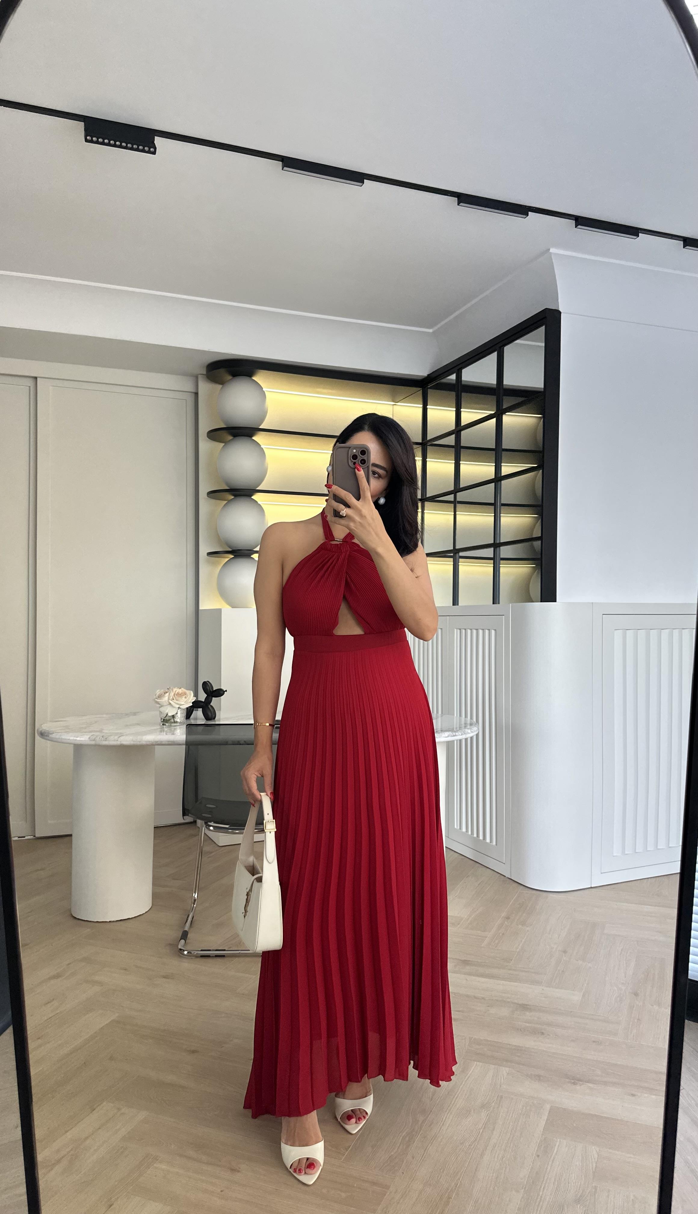 Kırmızı Piliseli Maxi Elbise