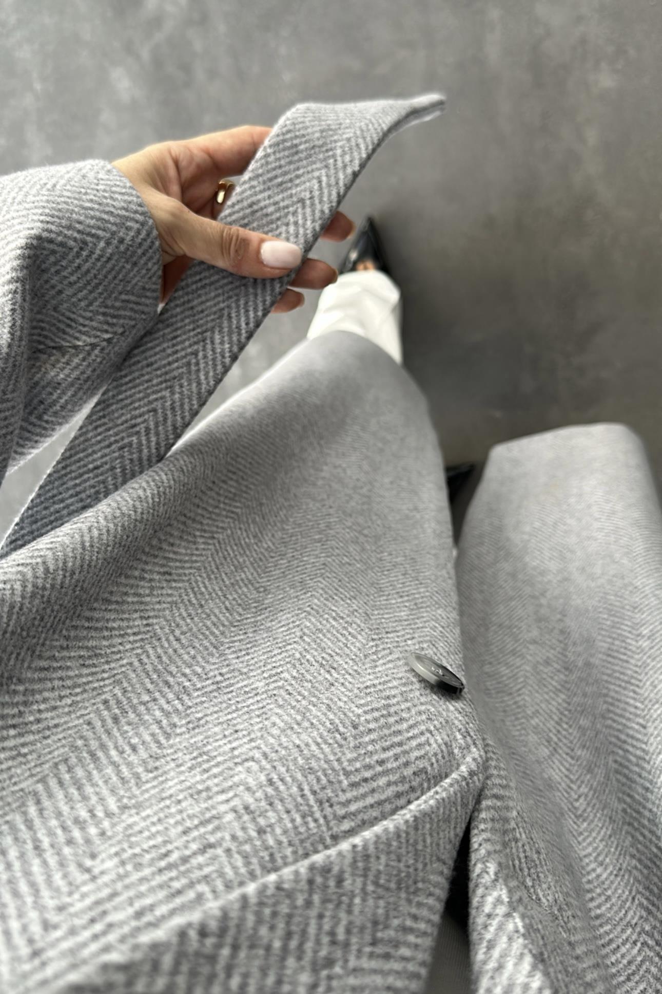 Kol Detay Gri Balıksırtı Premium Kaşe Kaban