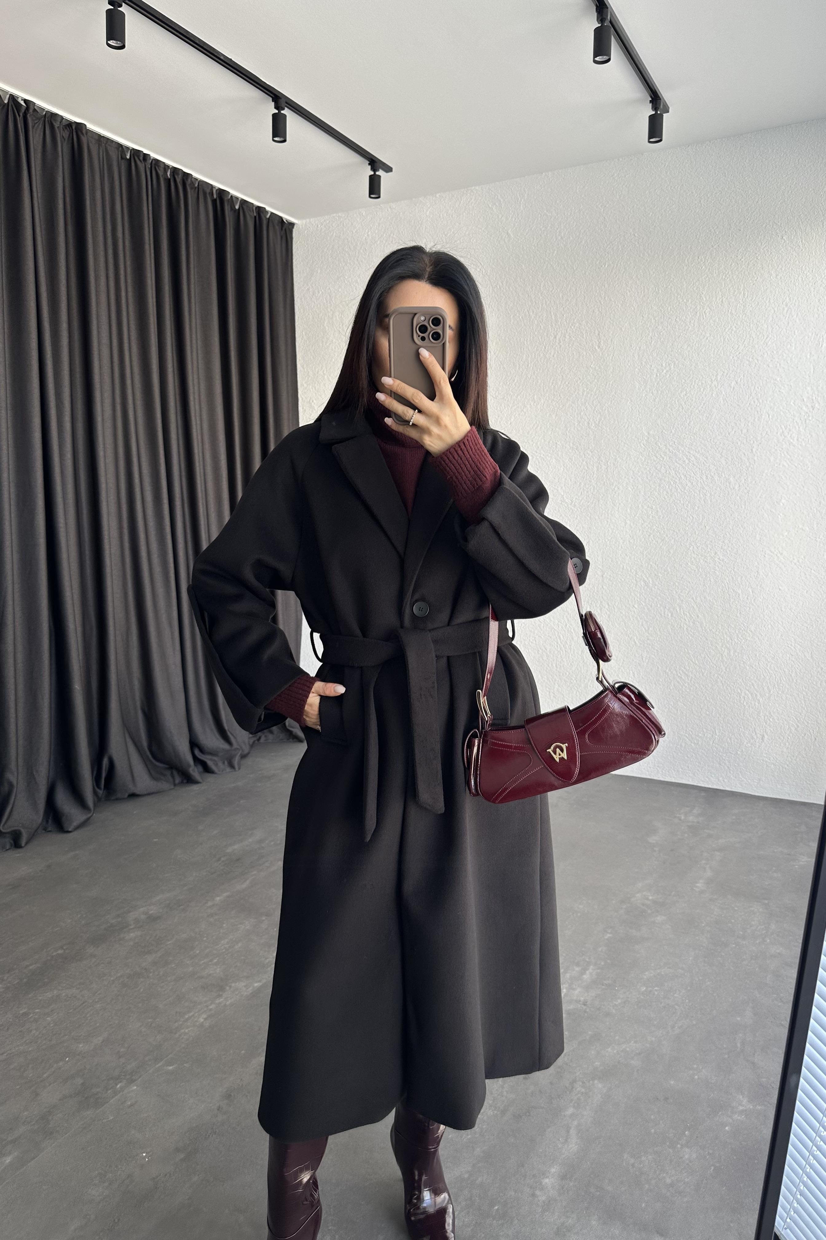 Kol Detay Siyah Renk Premium Kaşe Kaban