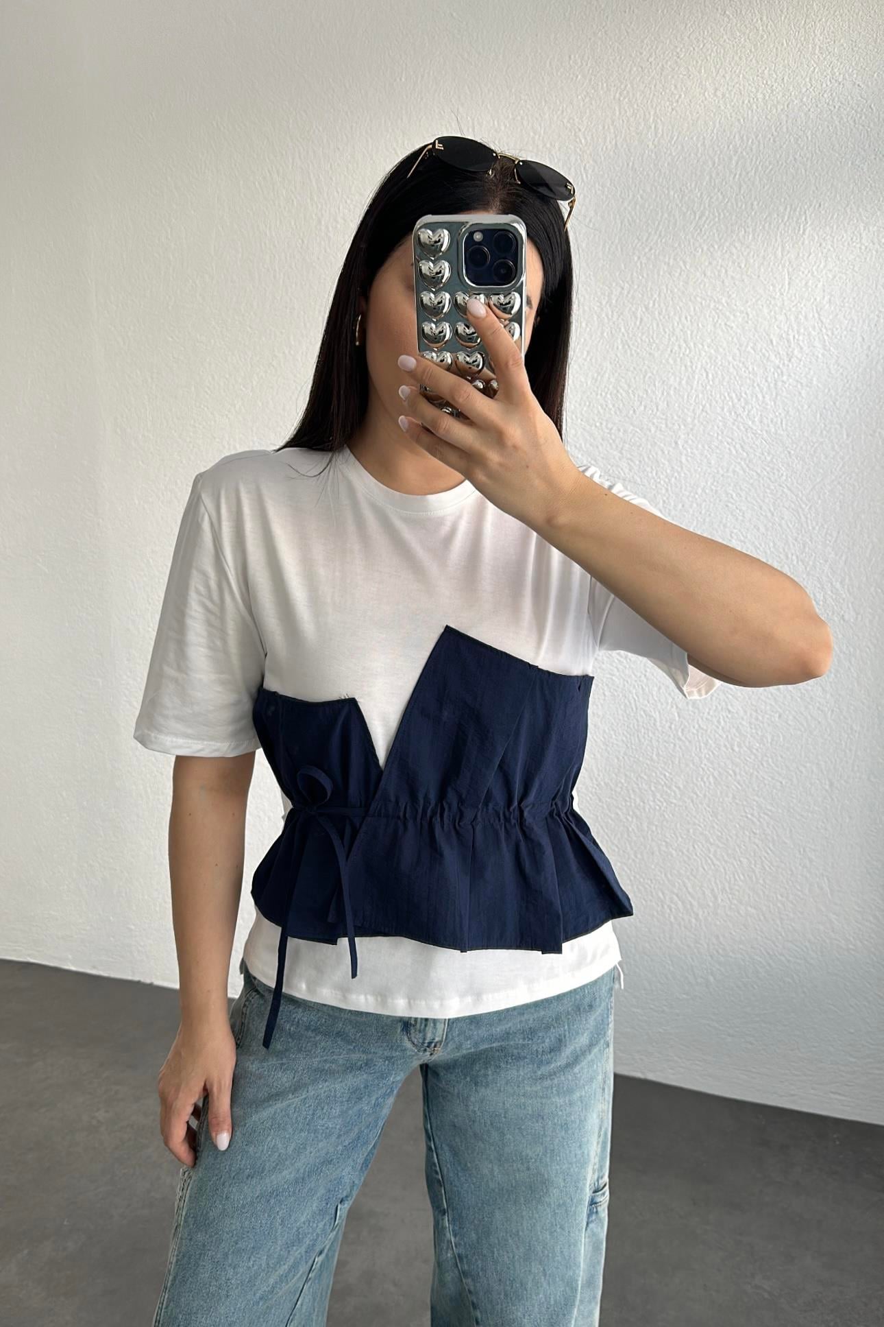 Korsajlı Tişört Laci