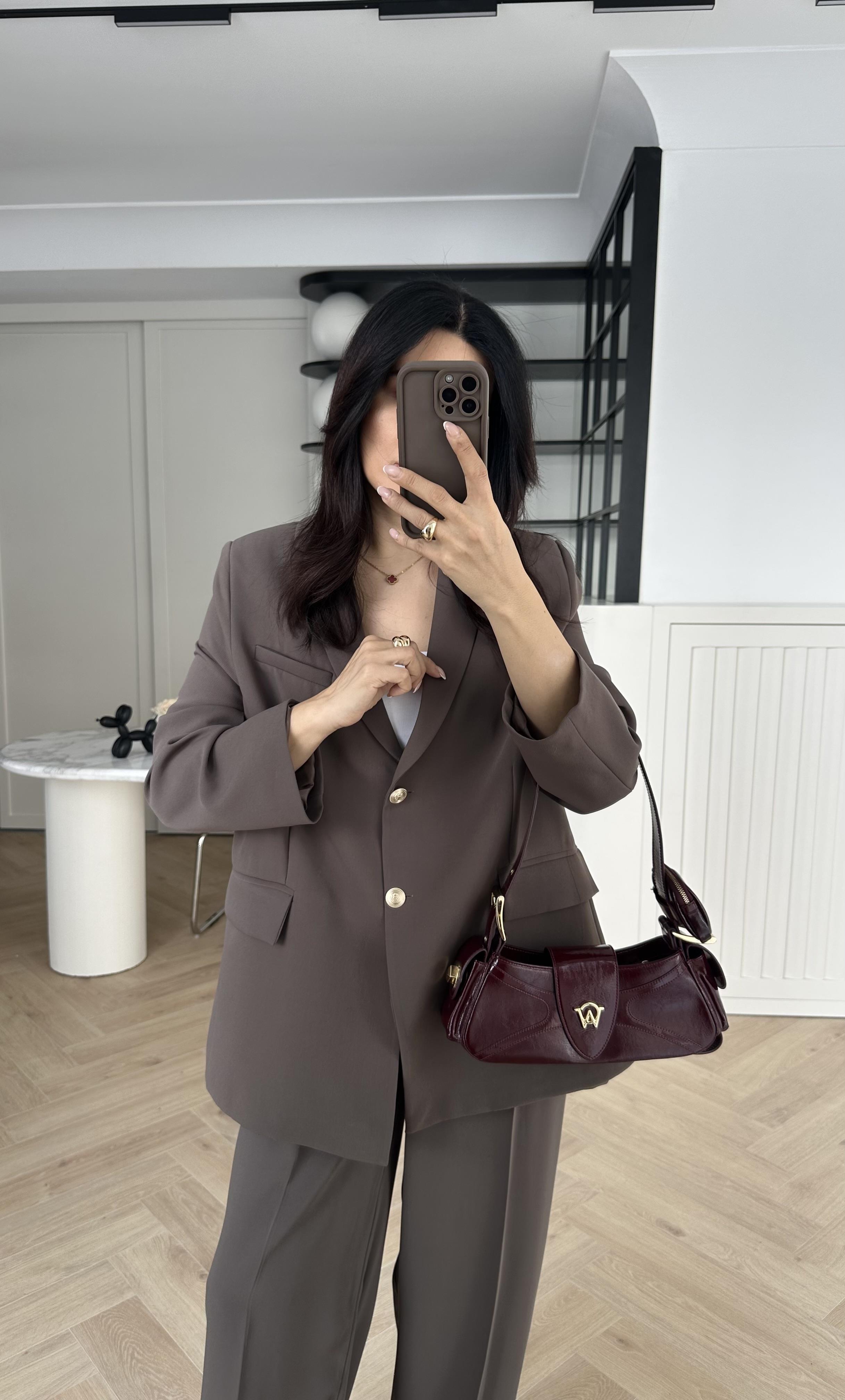 Koyu Vizon Gold Düğmeli Premium Takım 