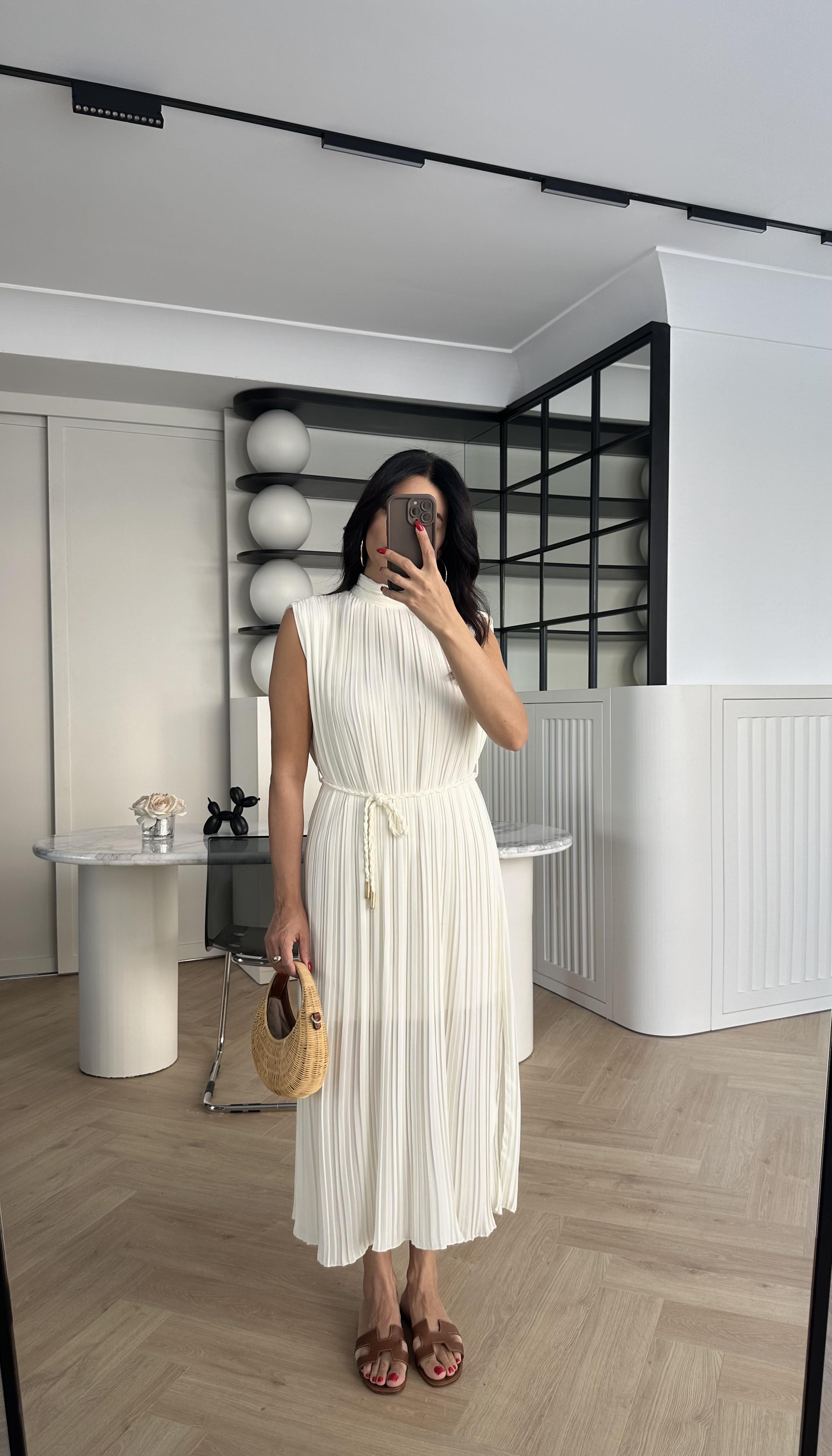 Krem Piliseli Kemerli Elbise 