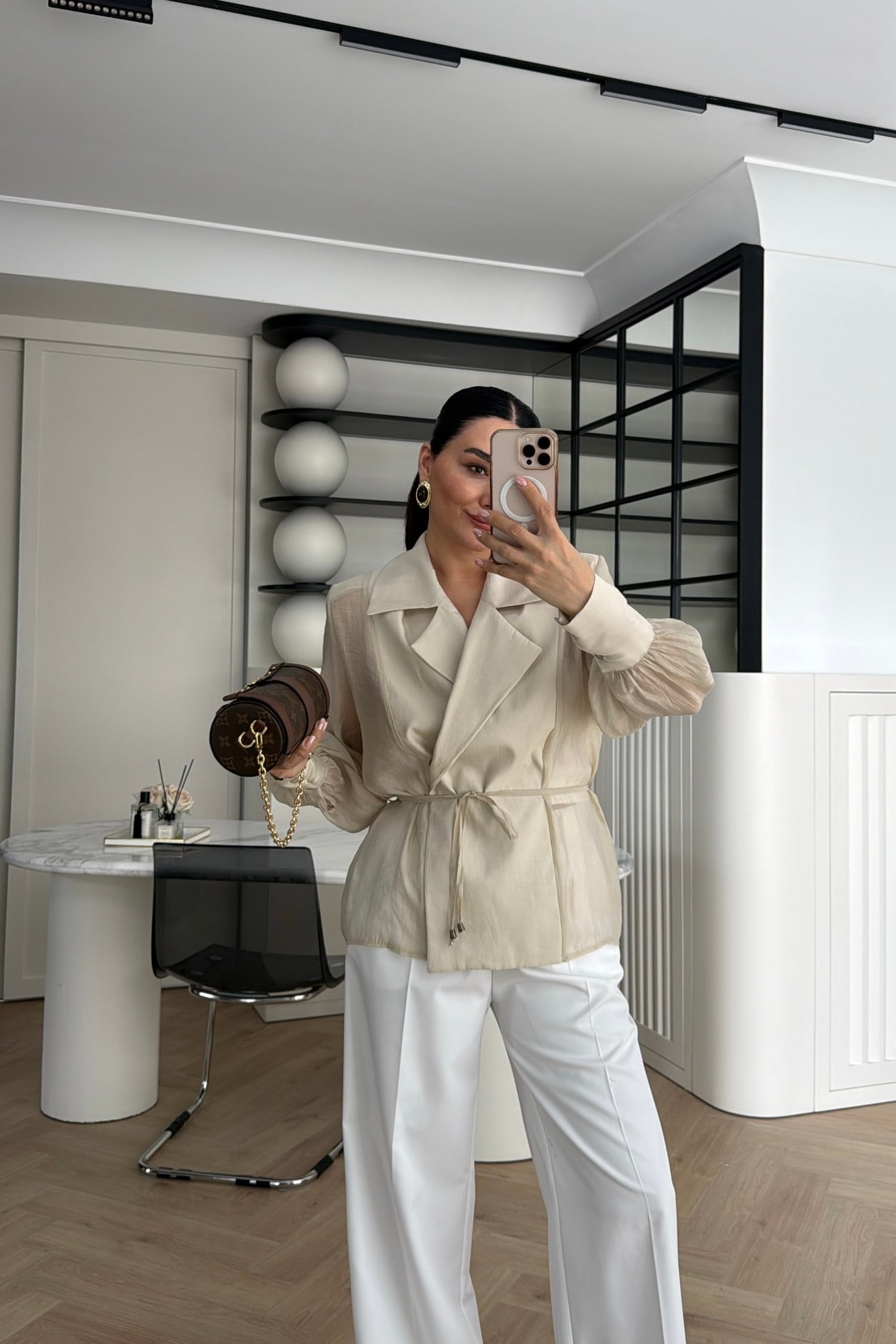 KUŞAKLI VATKA DETAYLI TRANSPARAN GÖMLEK TAŞ