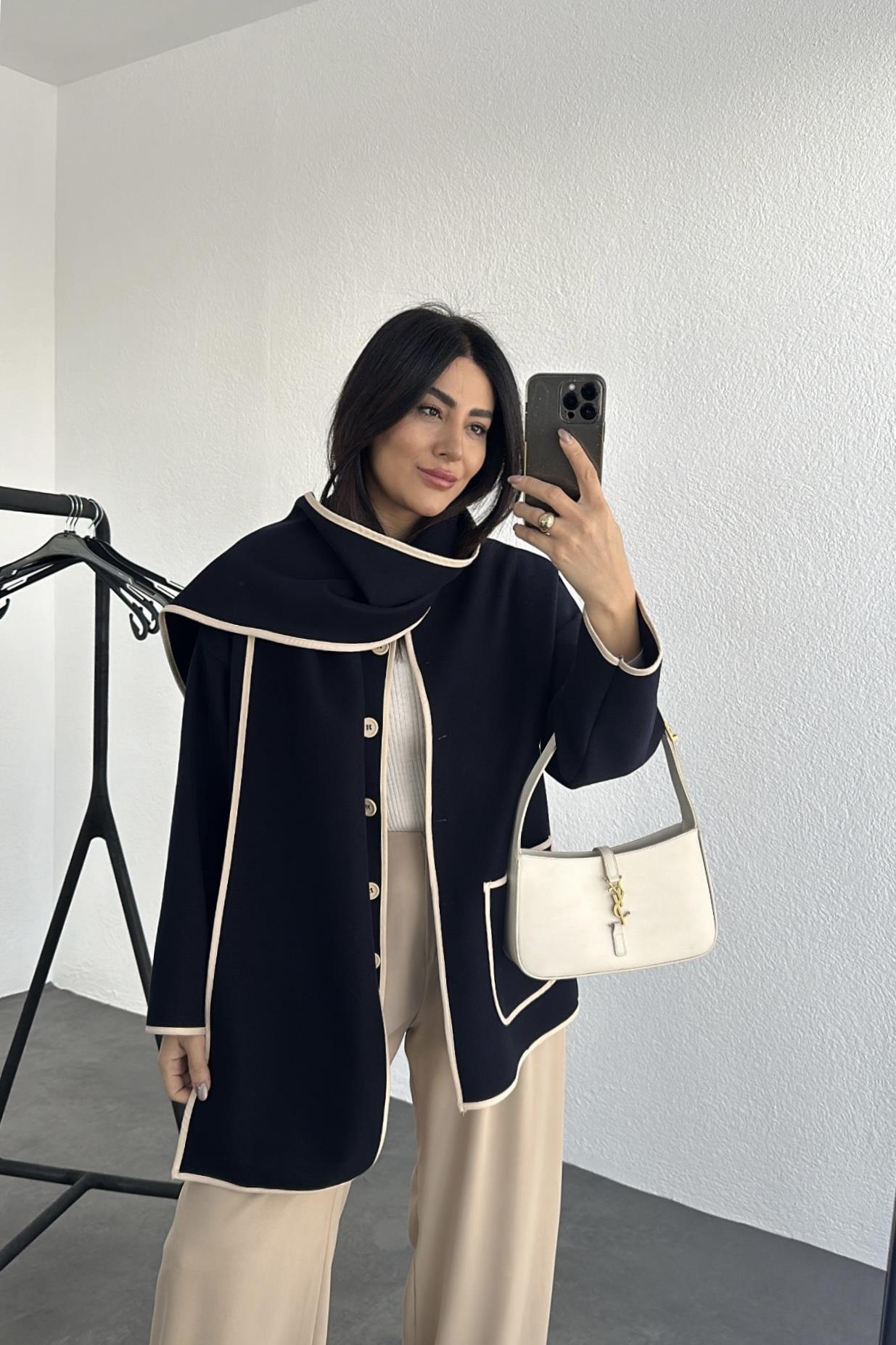 Laci Atkı Tasarım Cepli Kaşe Ceket