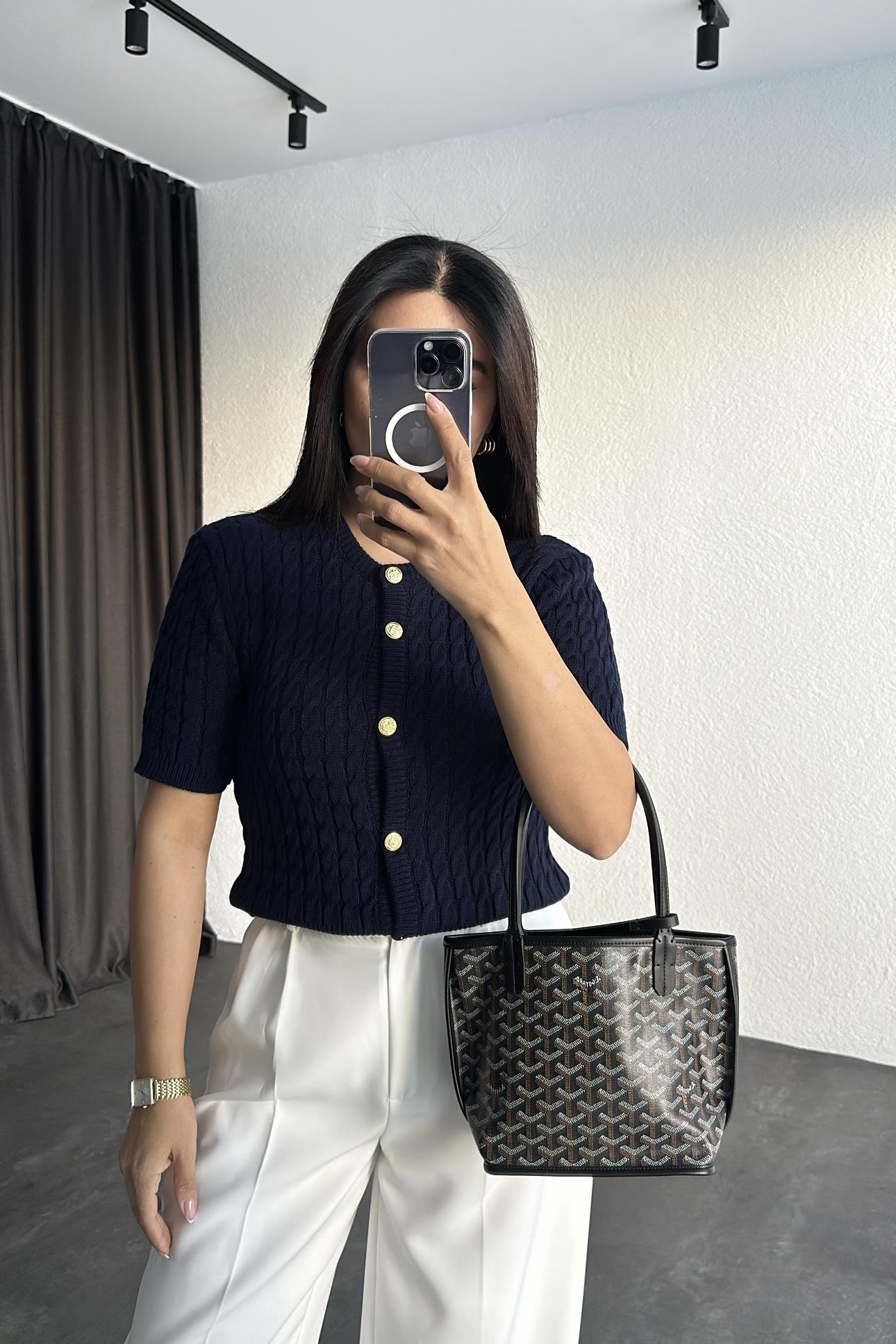 Laci Kısa Kol Gold Düğmeli Hırka