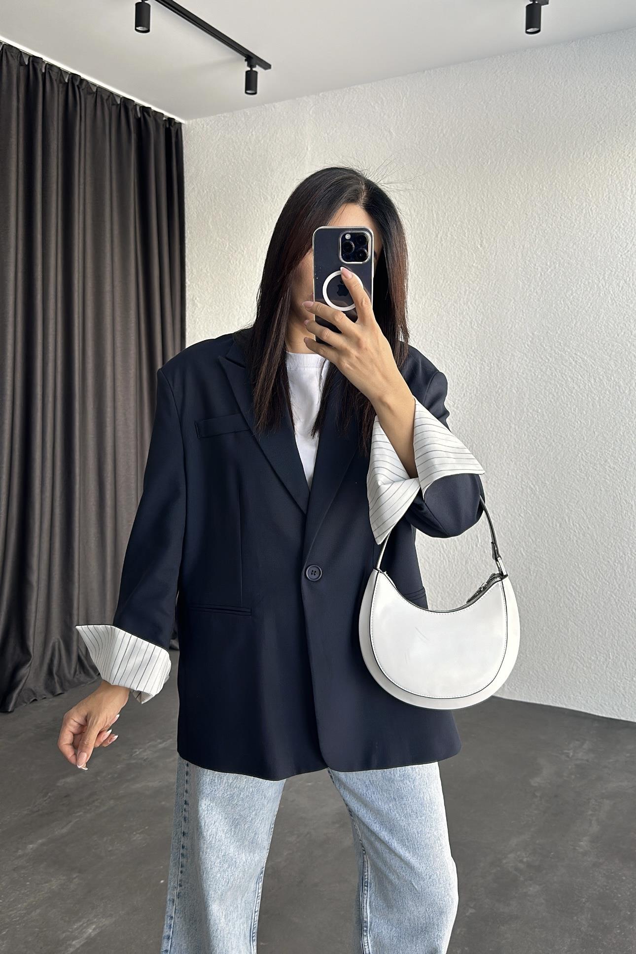 Lacivert Astarlı Oversize Kol Detaylı Blazer Ceket