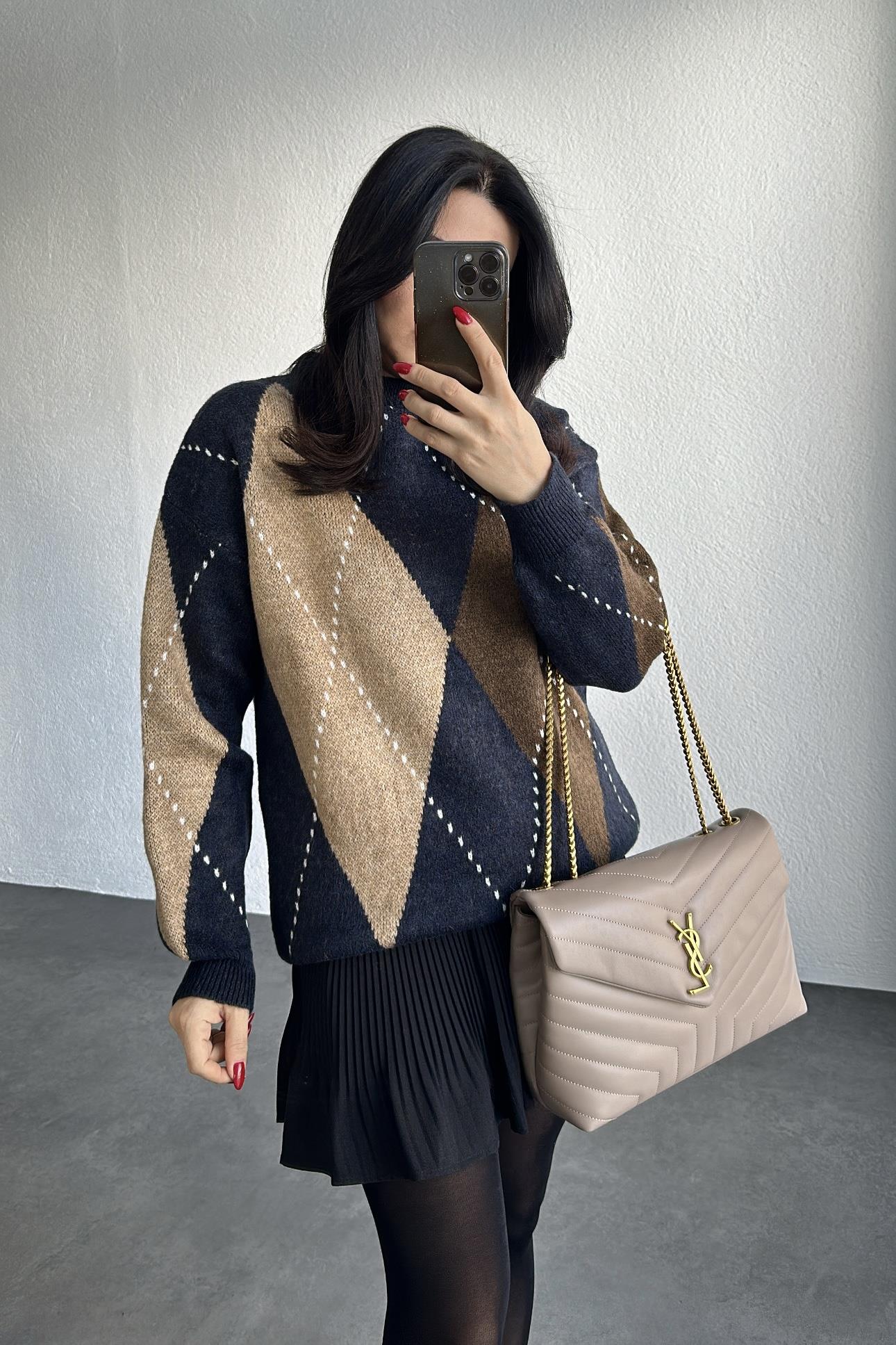 Lacivert Bej Kahve Baklava Desenli Triko Kazak