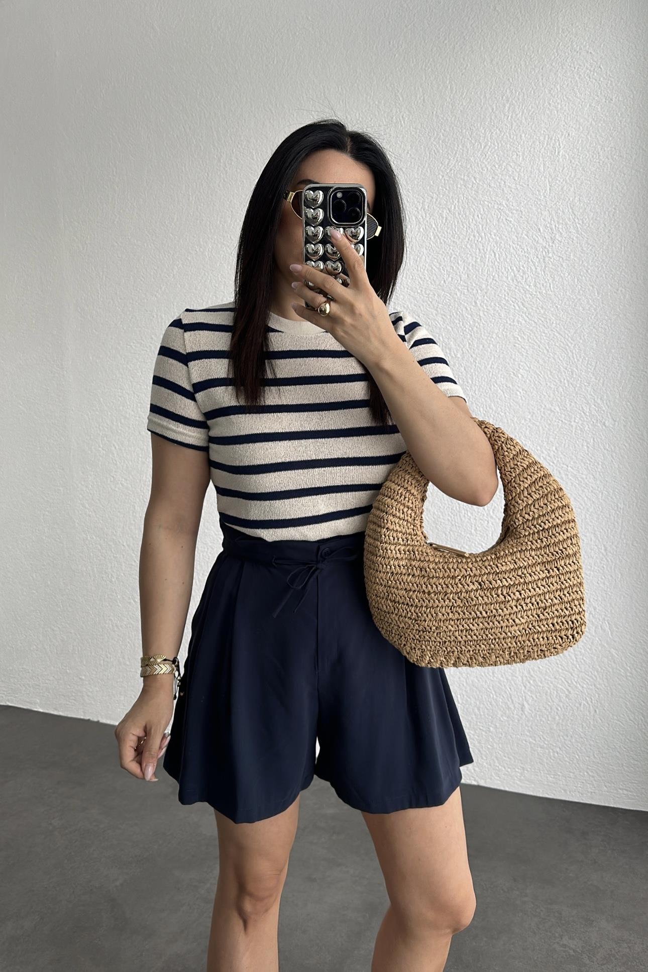 Lacivert Tensel Kumaş Rahat Kalıp Şort