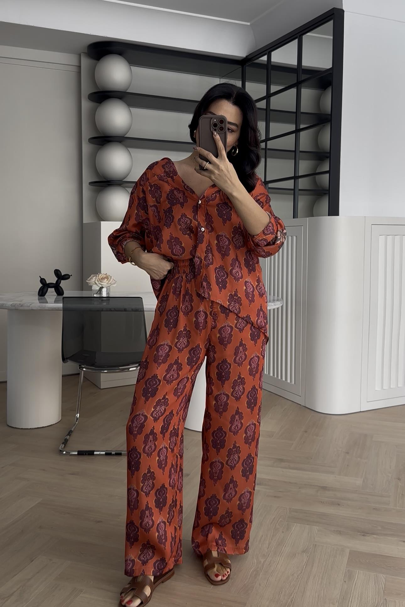 Leopar Detaylı Marka Model Saten Takım