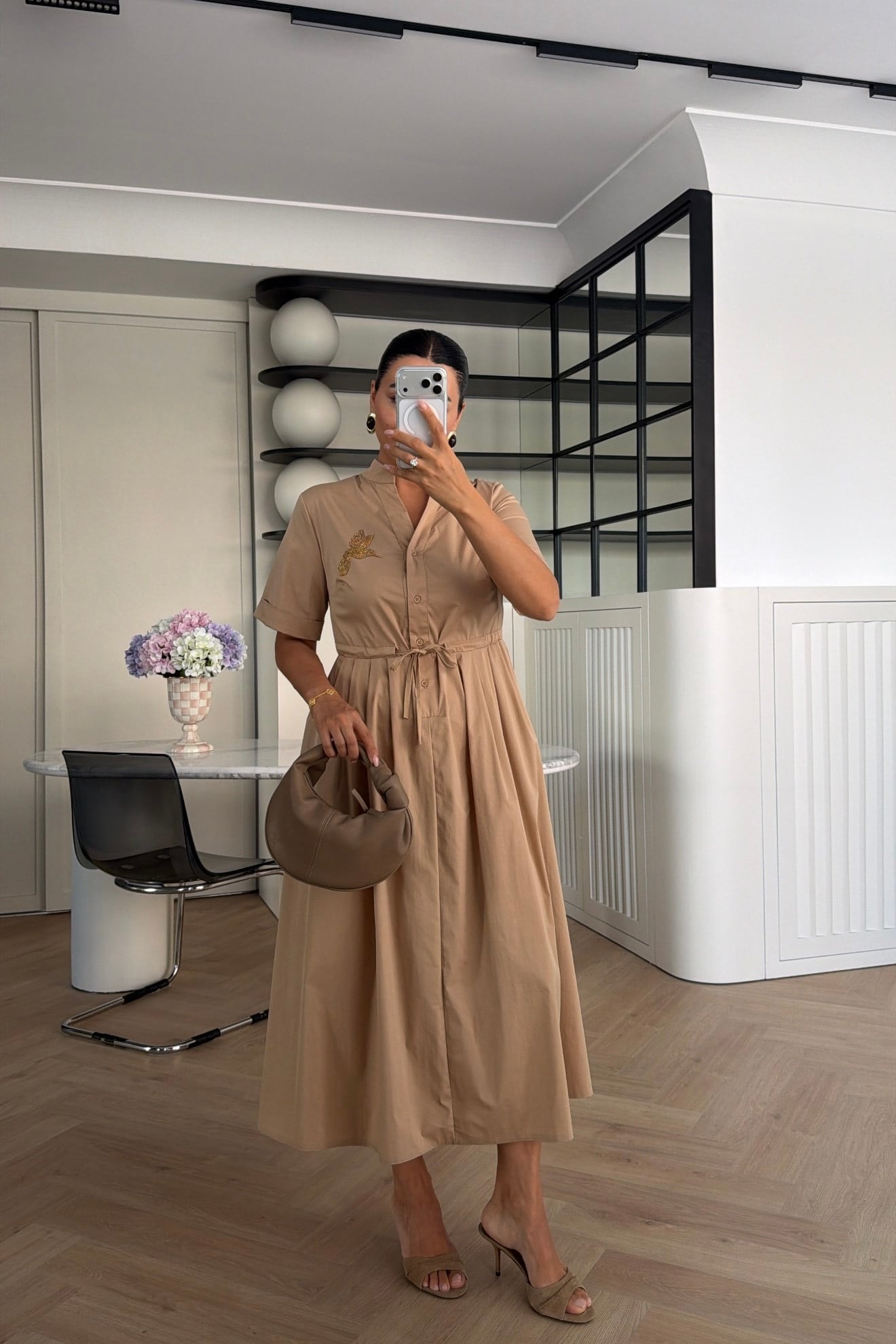 MARKA MODEL BELDEN BÜZGÜLÜ ELBİSE CAMEL 