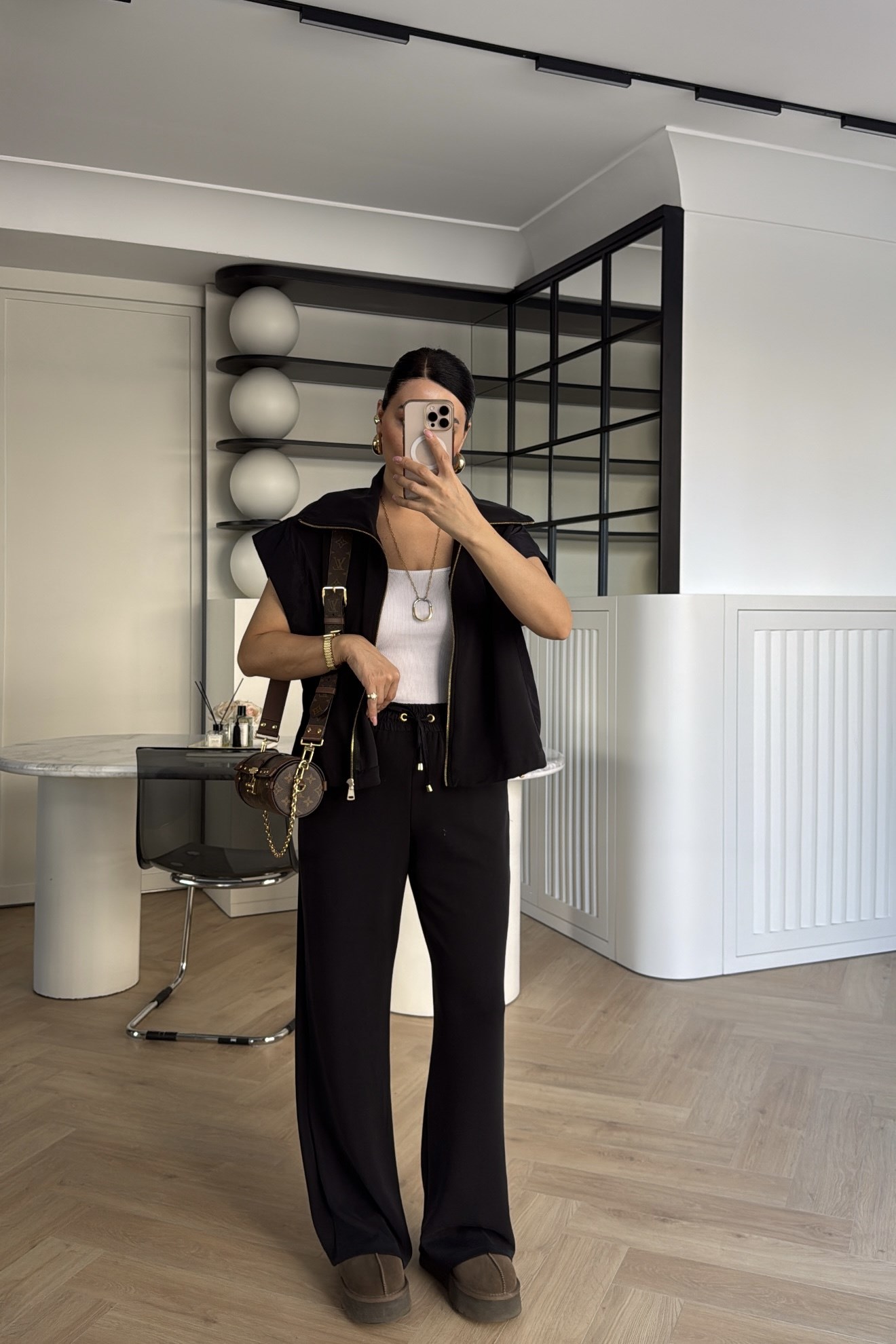 MARKA MODEL GOLD FERMUAR DETAYLI TAKIM ANTRASİT 