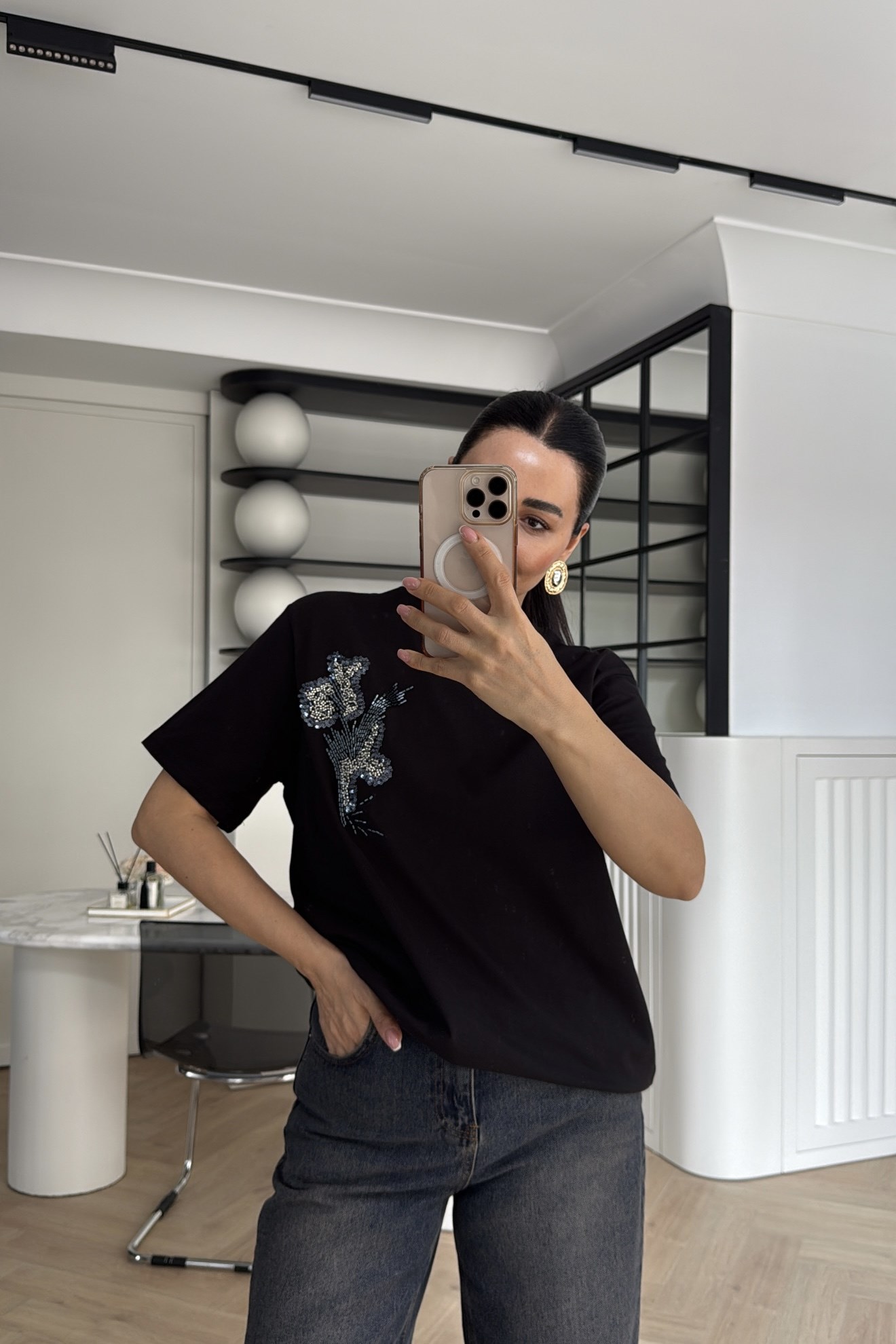 MARKA MODEL İŞLEMELİ TİŞÖRT SİYAH