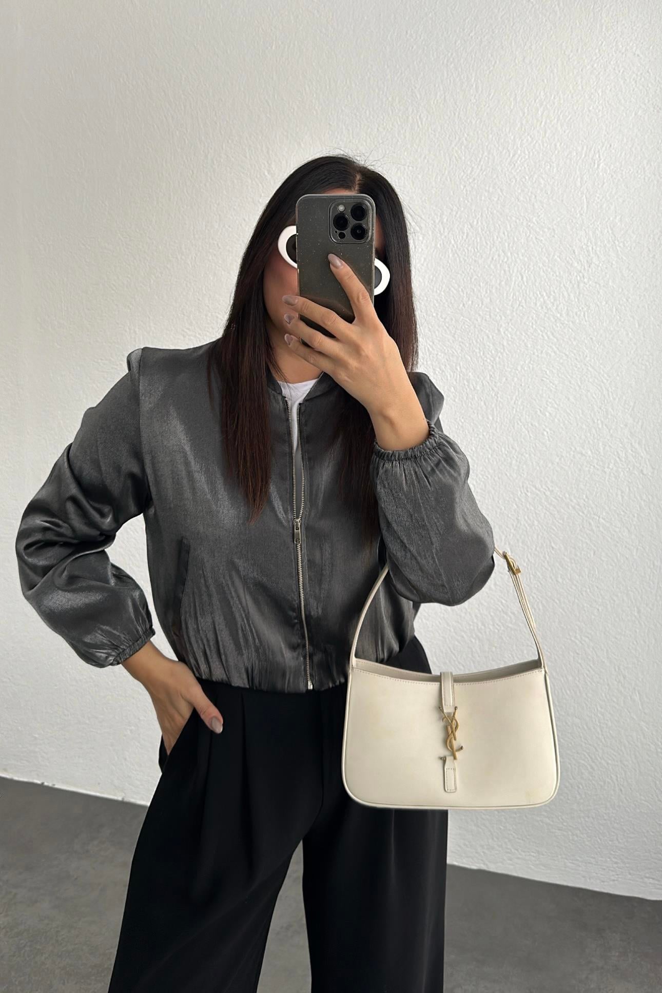 Marka Model Metalik Yansımalı Astarlı Bomber Ceket