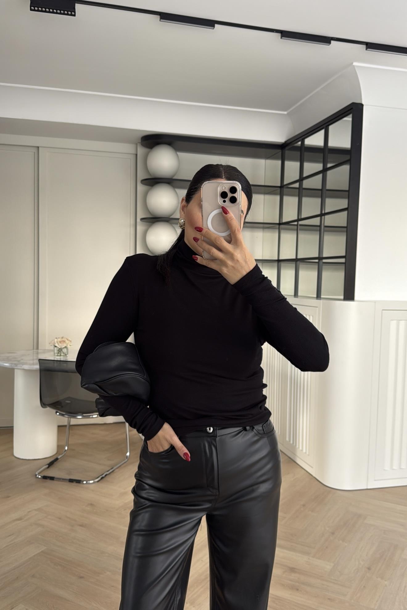 MASSİ MODEL DİK YAKA BLUZ SİYAH