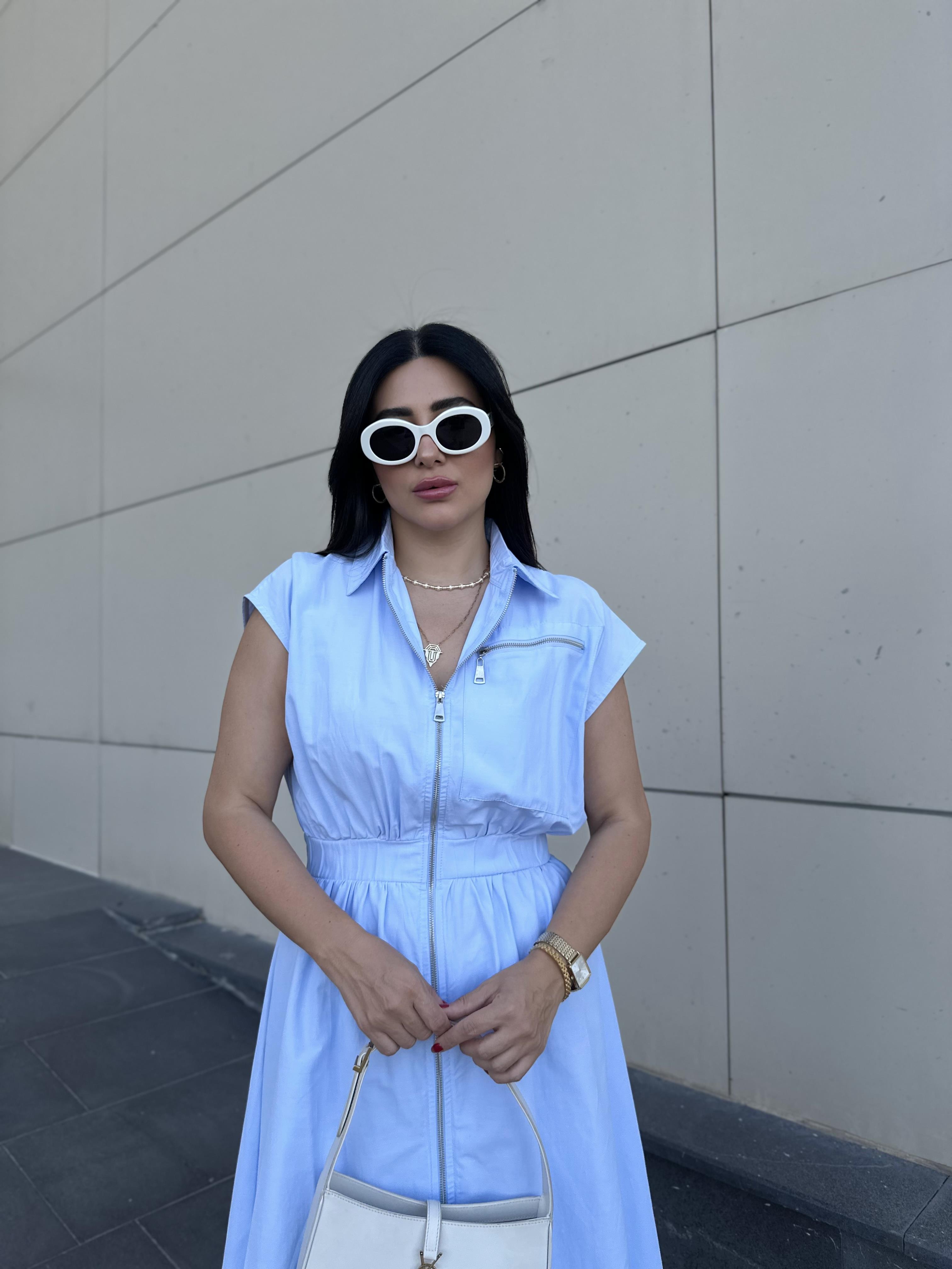 Mavi Renk Fermuarlı Beli Lastikli Elbise