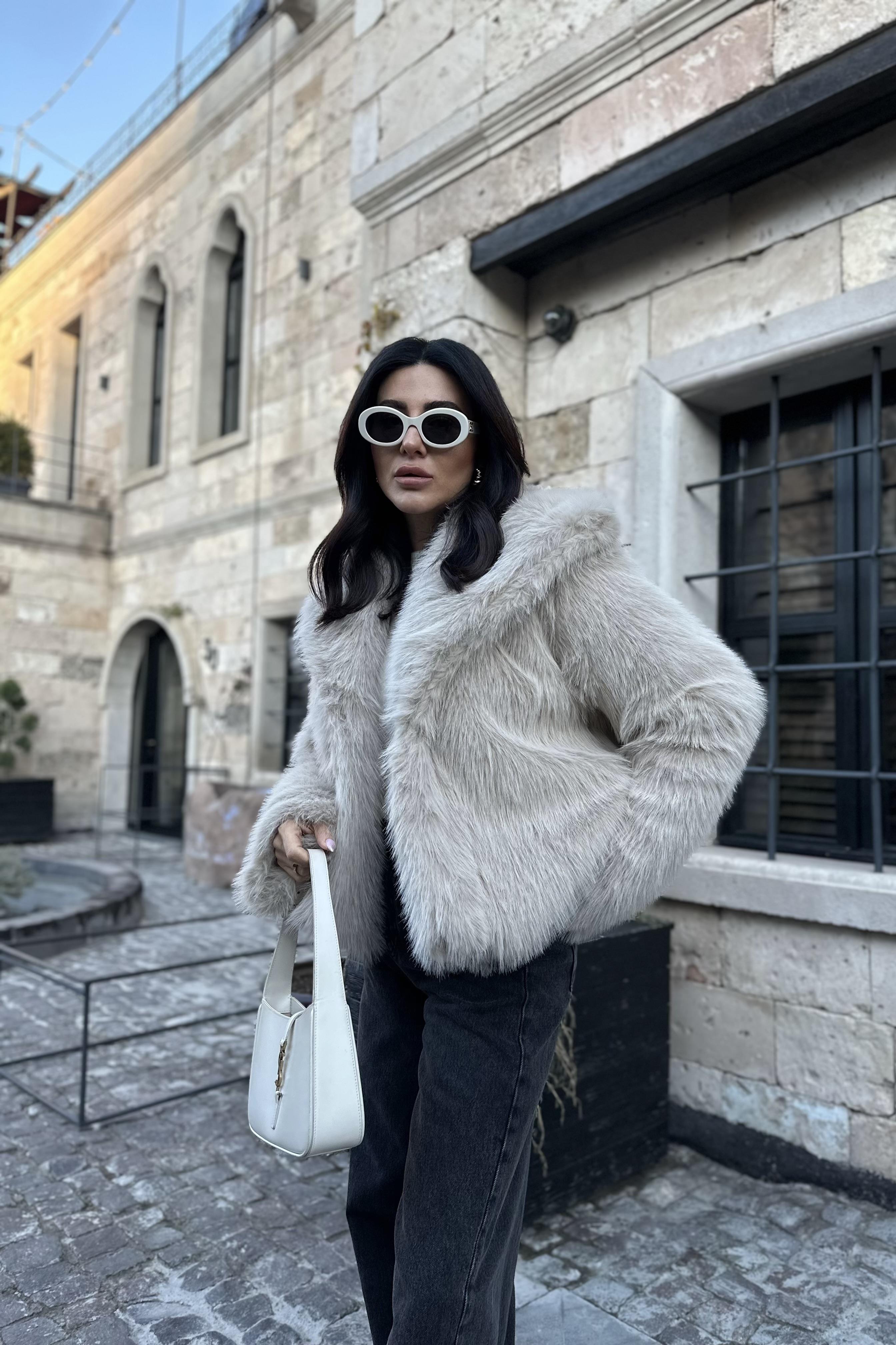 Oslo Model Bej Renk Kürk Ceket