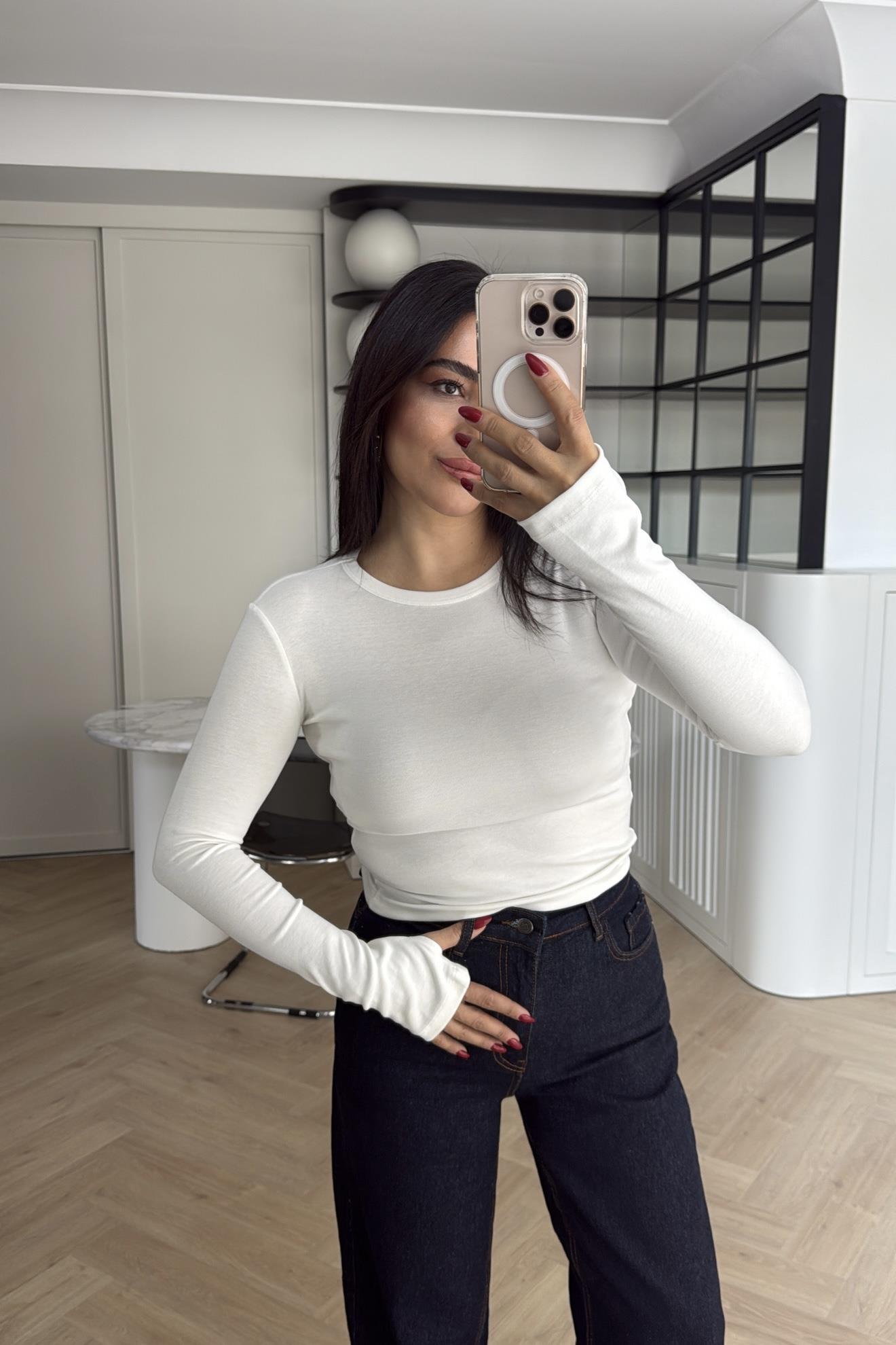 PARMAK GEÇMELİ DİLVİN BLUZ EKRU