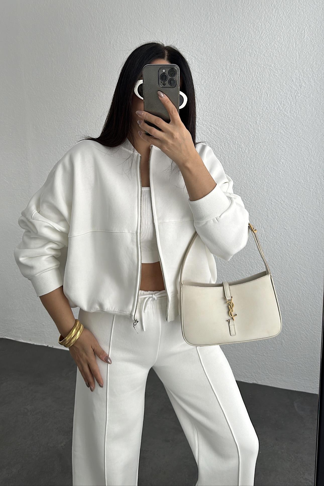 Şardonlu Marka Model Takım Beyaz