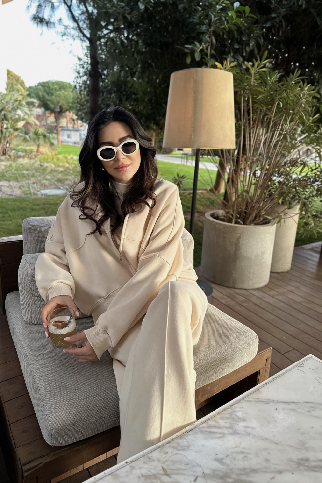 Şardonlu Marka Model Takım Ekru