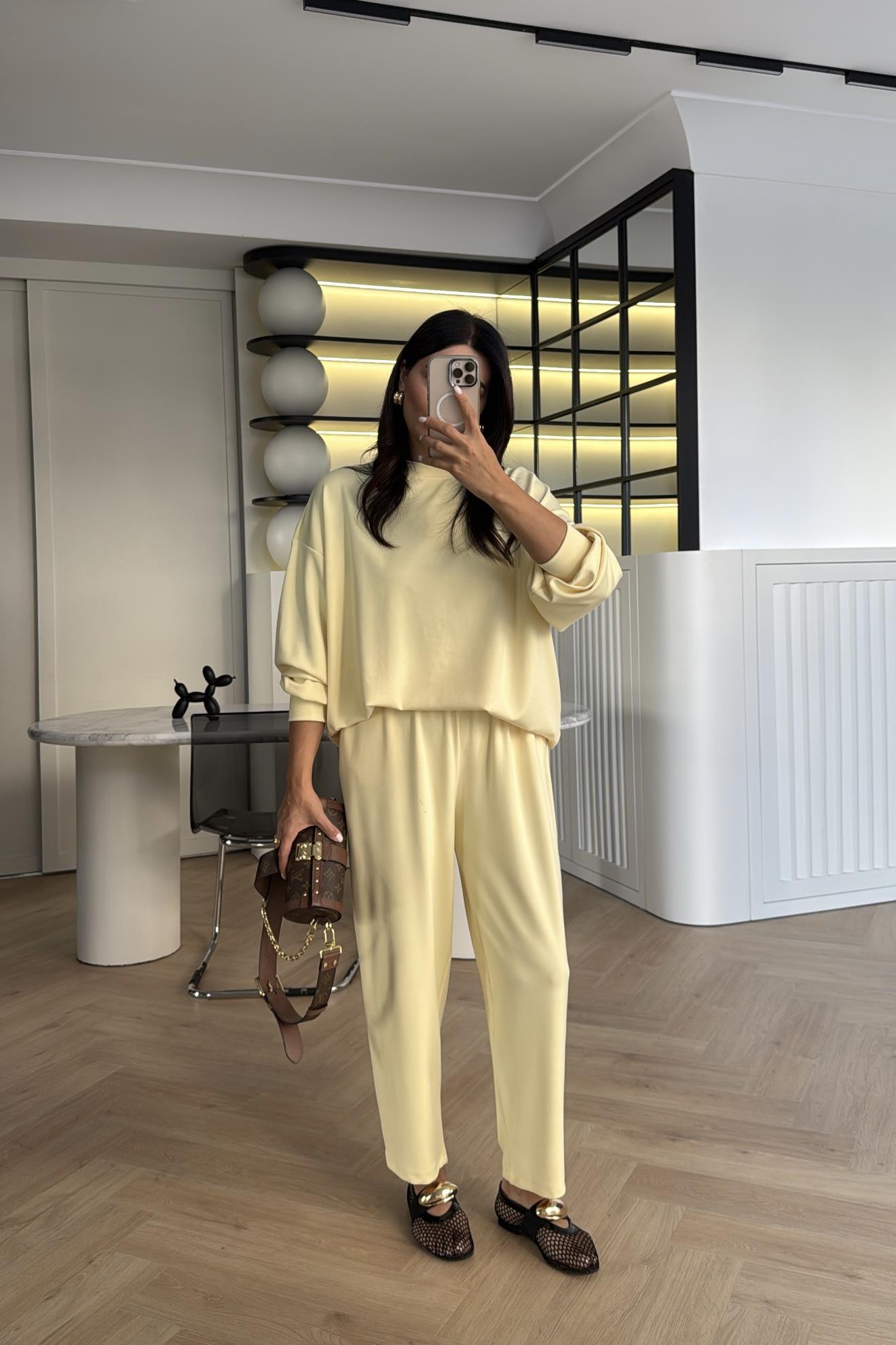 SARI ŞALVAR MODEL SWEATSHIRT TAKIM