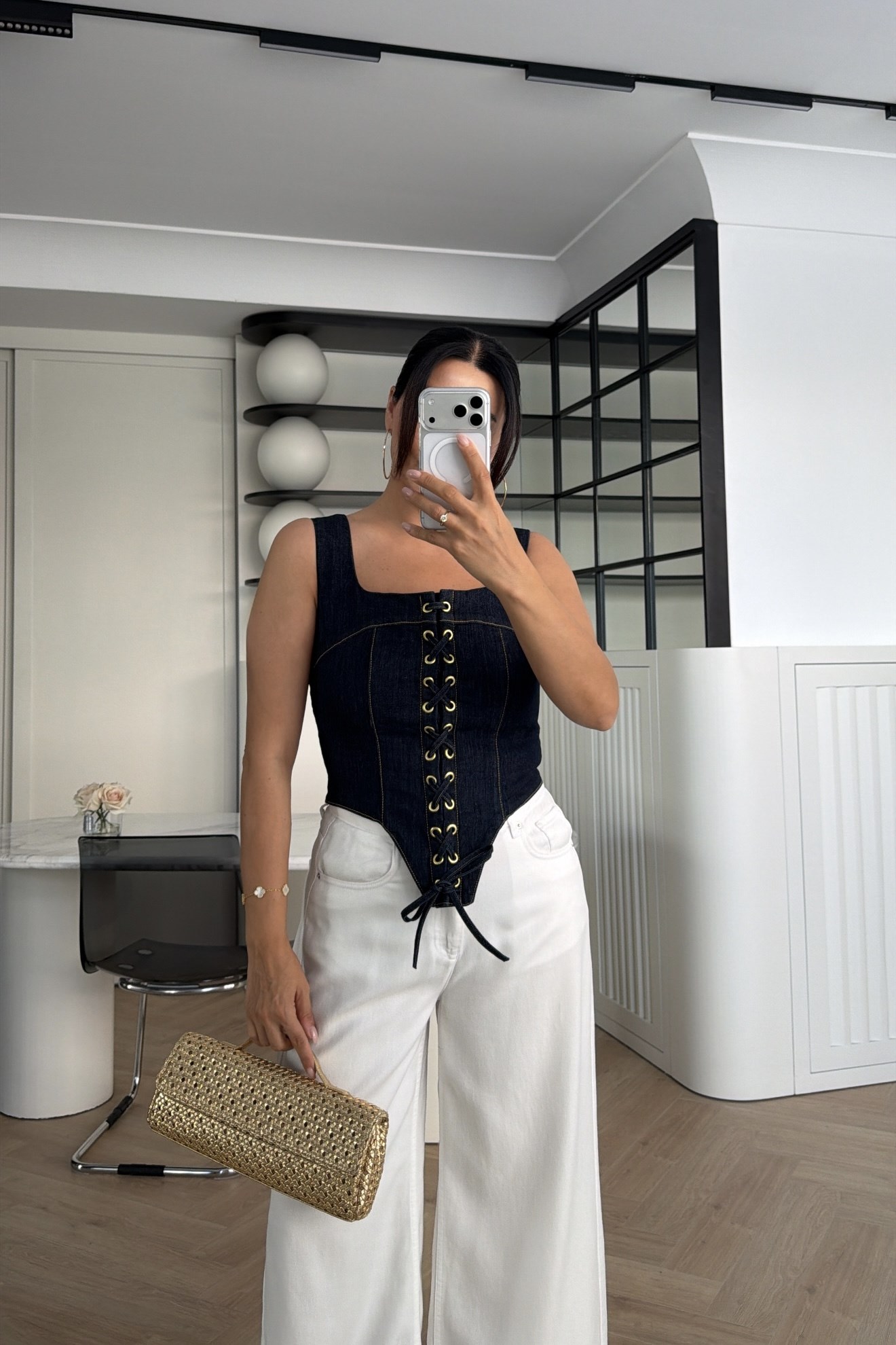 SIRT FERMUARLI LİKRALI DENİM KUŞGÖZÜ DETAYLI KORSE BLUZ LACİVERT 