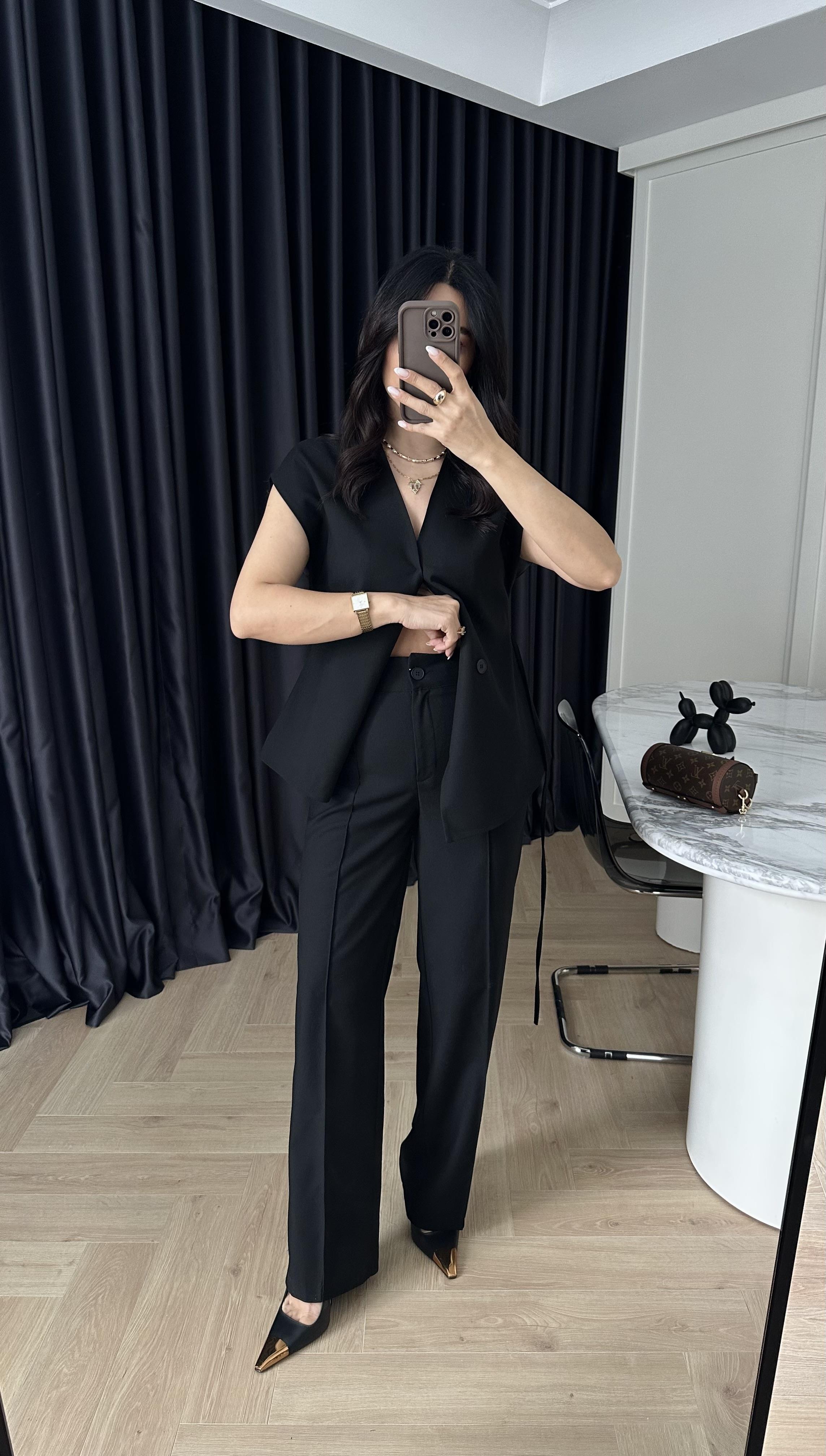 Siyah Astarlı Yelek Pantolon Takım