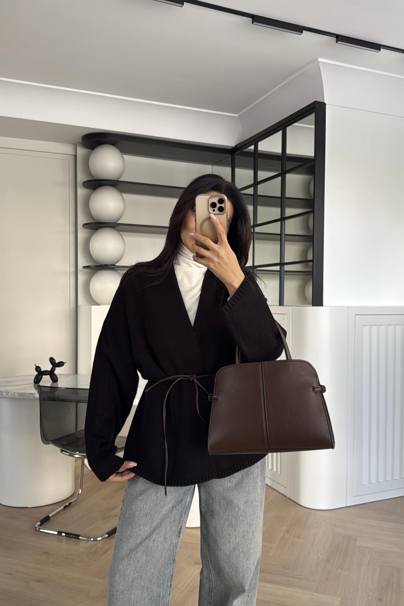 SİYAH BELDEN BAĞLAMALI TRİKO HIRKA 