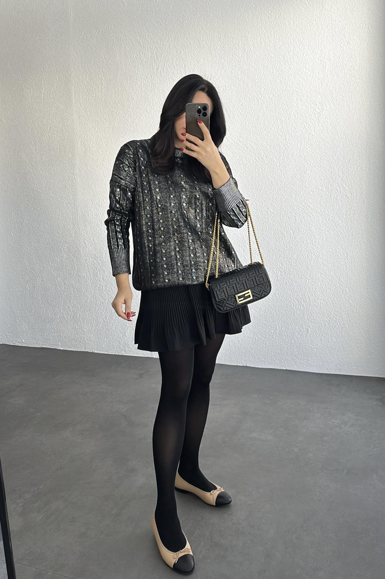 Siyah Gümüş Varak Detaylı Kazak