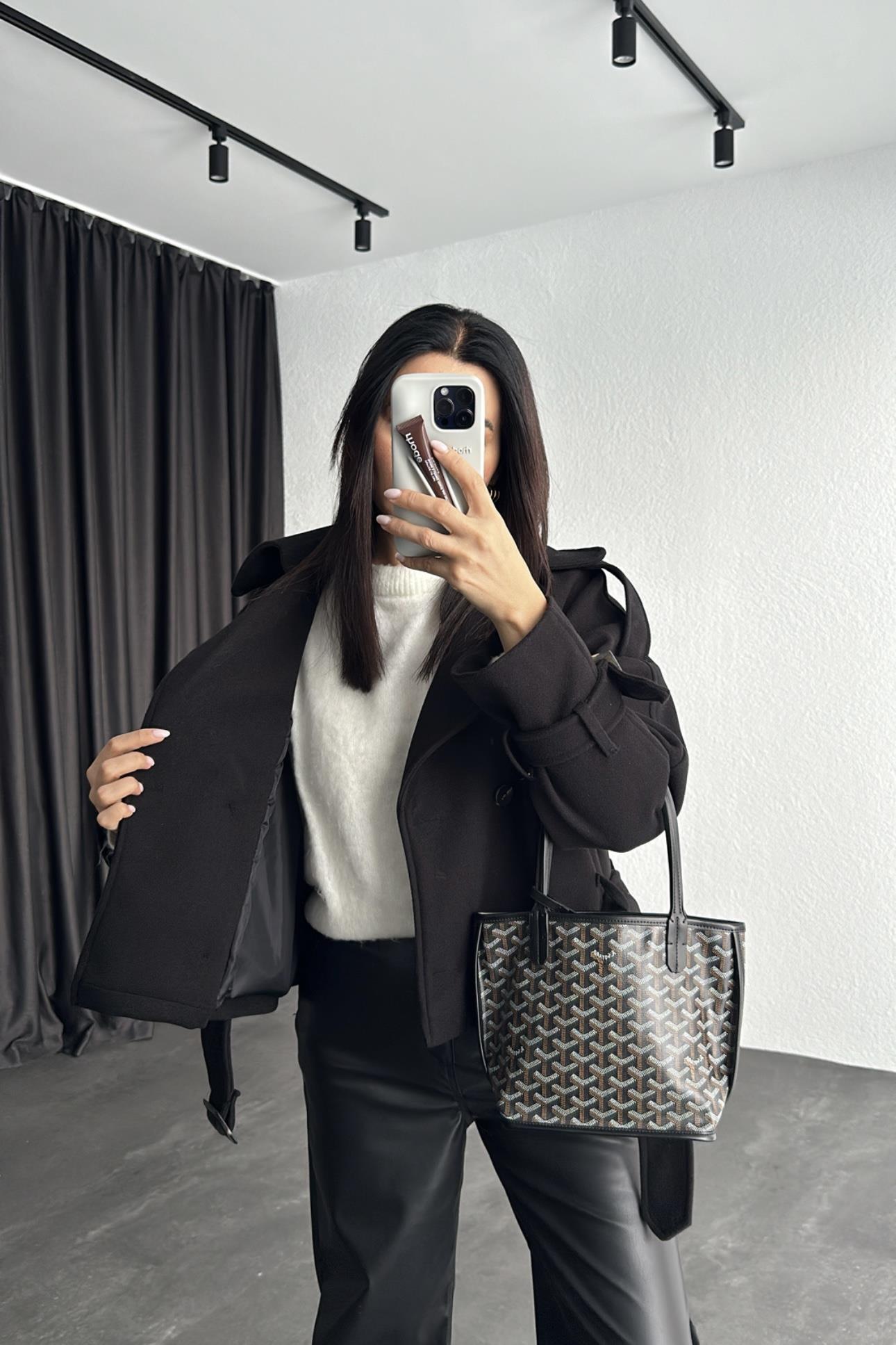 Siyah Renk Astarlı Kısa Kaşe Ceket