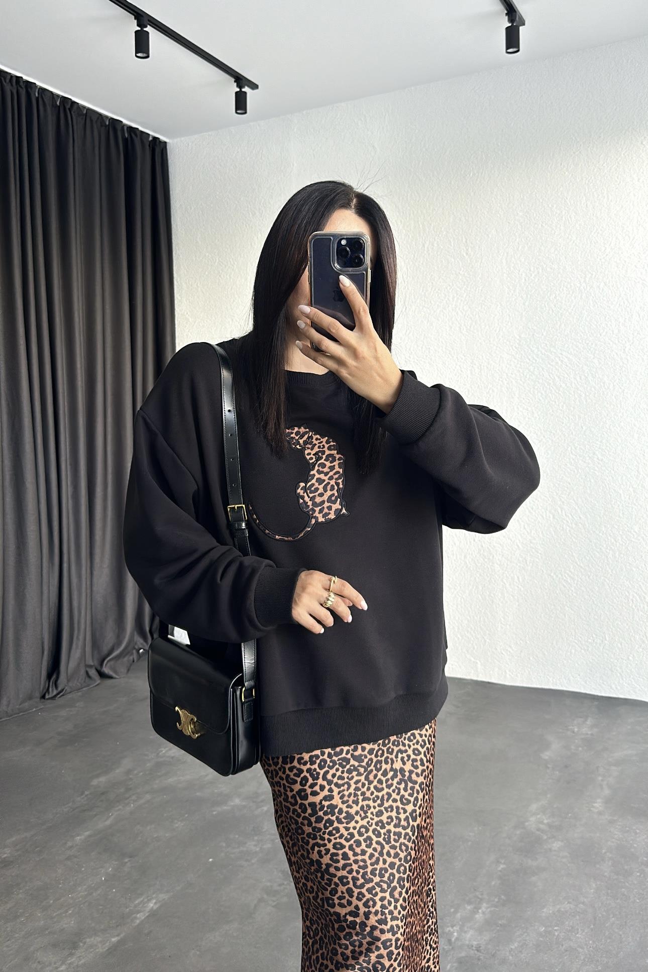 Siyah Renk Leopar Detaylı Oversize Sweatshirt 