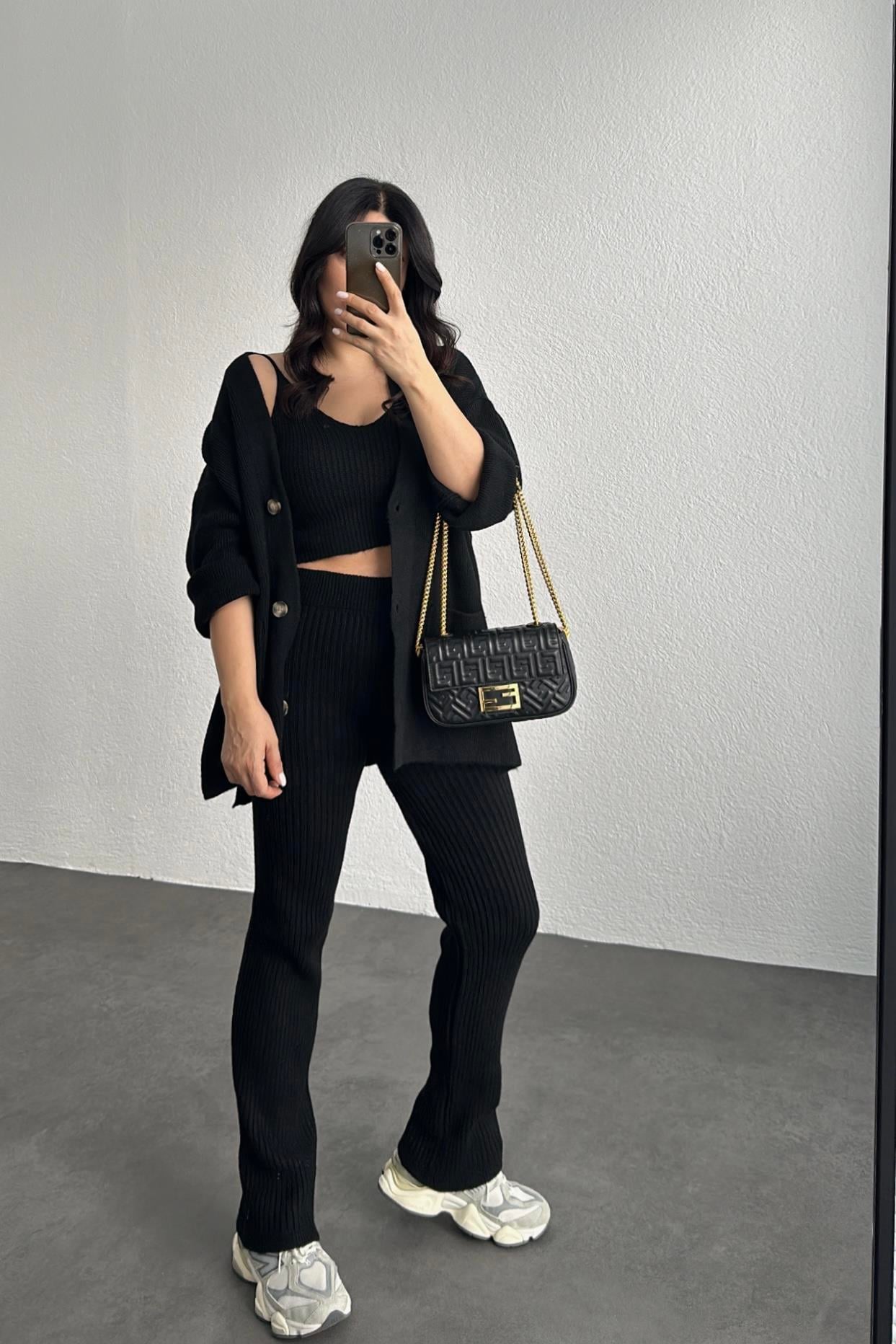 Siyah Renk Üçlü Triko Takım