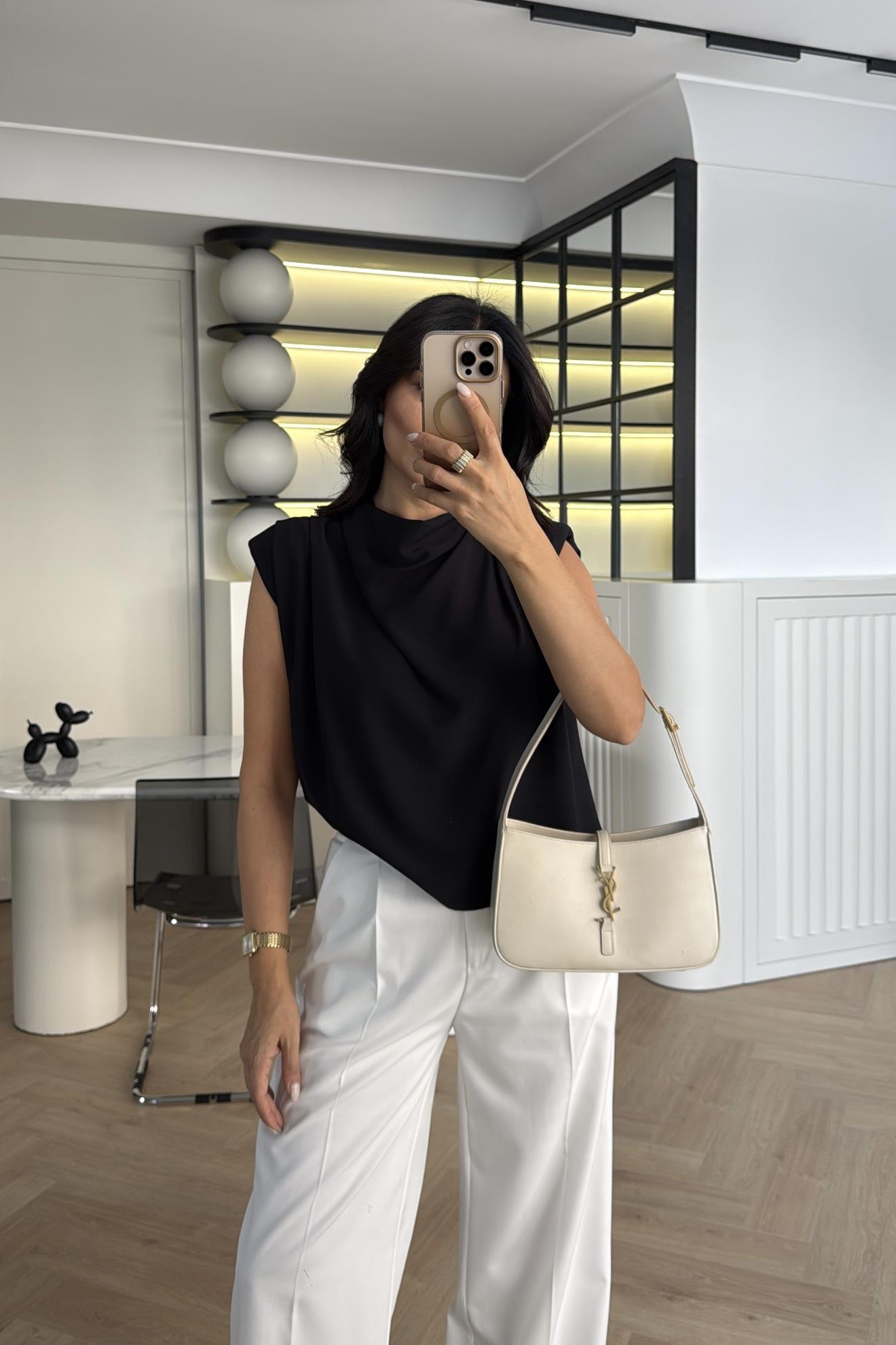 SİYAH VATKALI KREP KUMAŞ TASARIM BLUZ