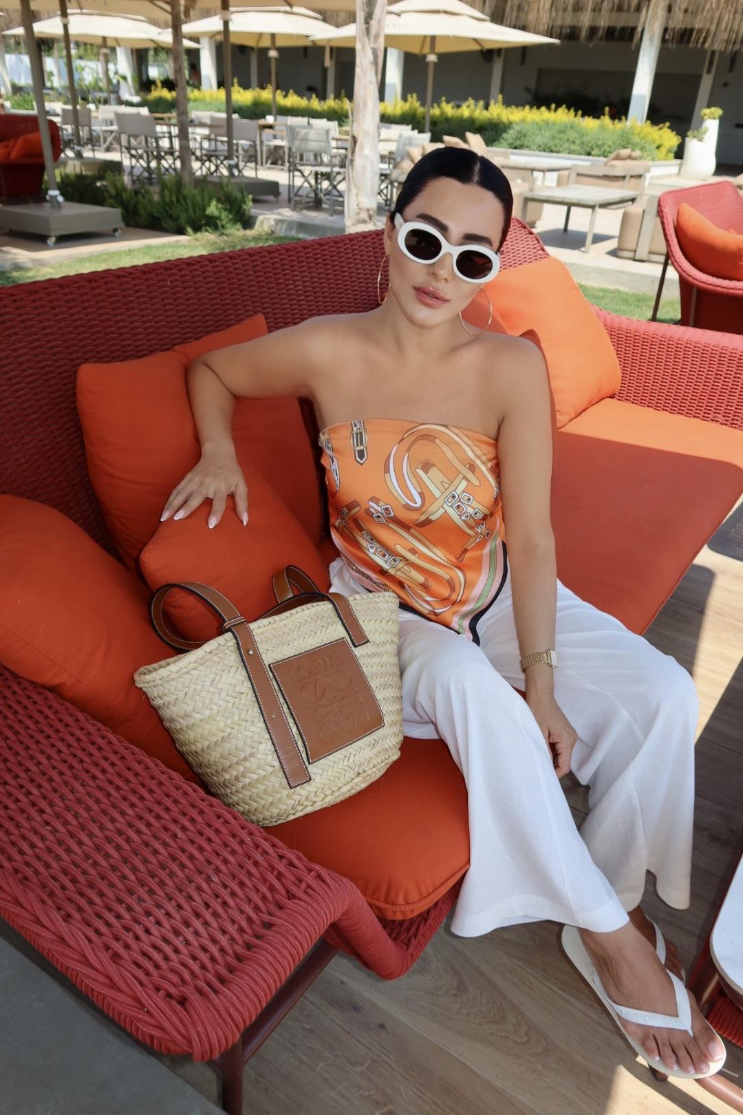 TURUNCU DESENLİ SATEN FULAR BLUZ