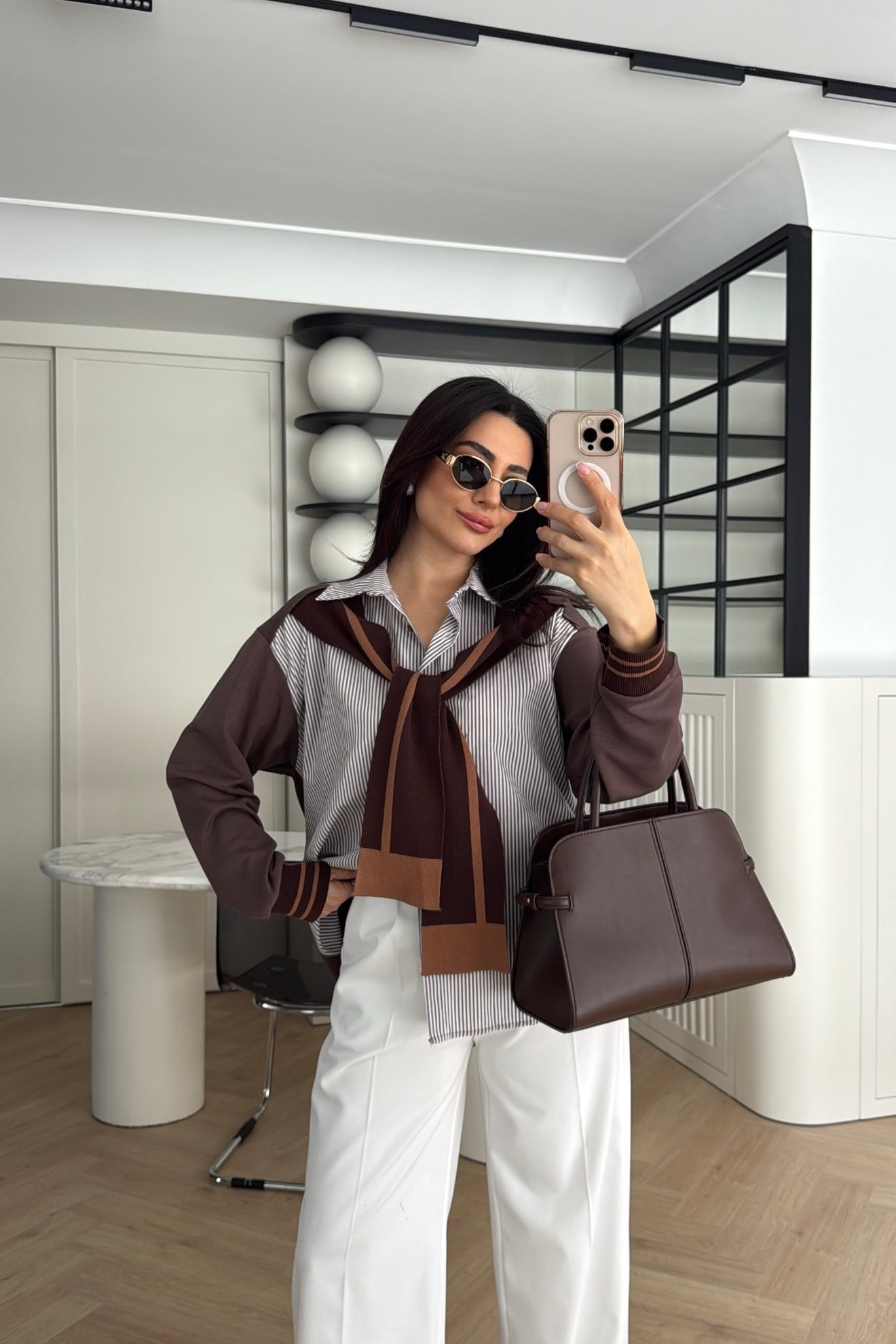 TWİST MODEL ATKI DETAYLI GÖMLEK KAHVE 