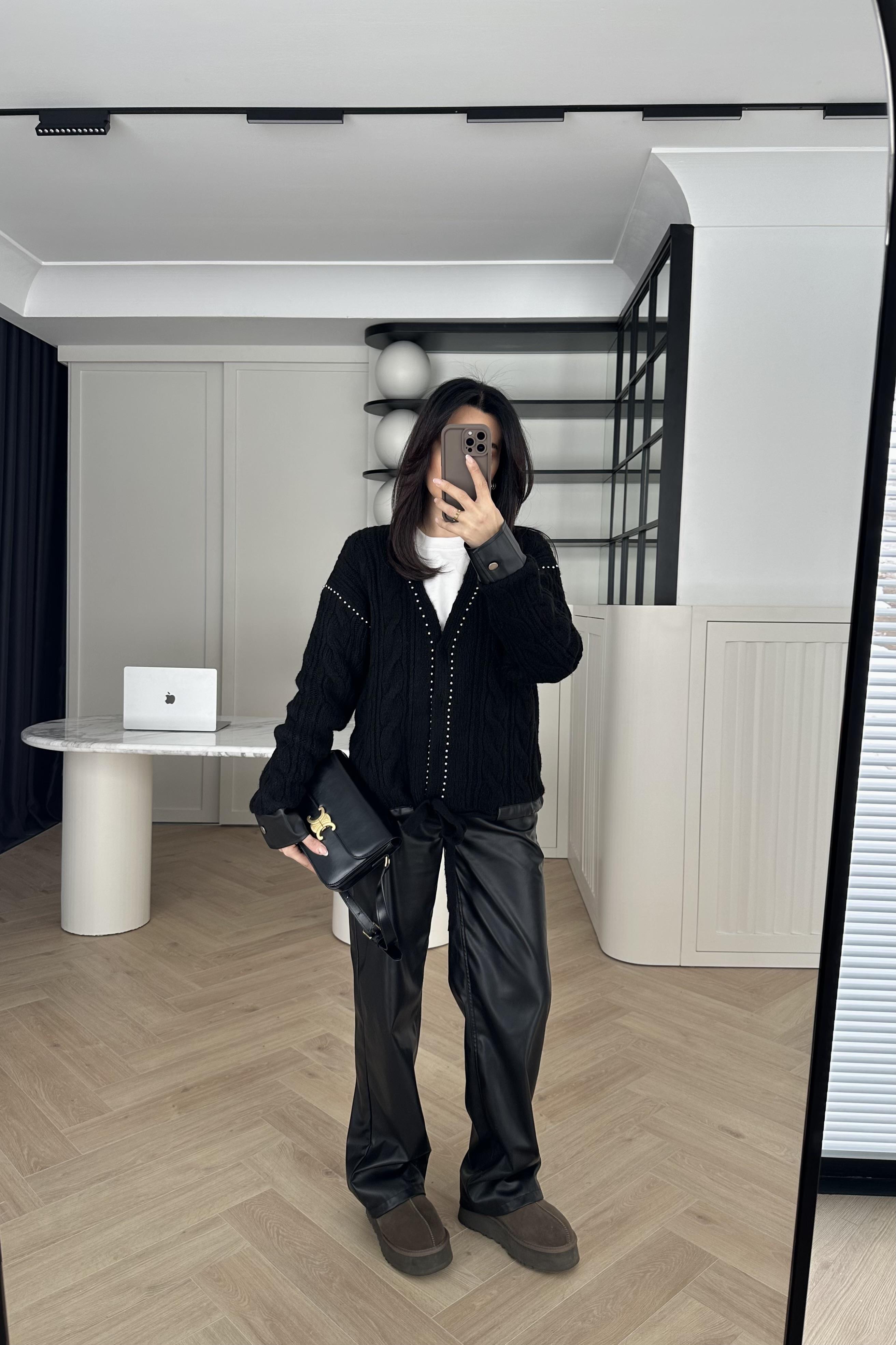 Twst Zımbalı Hırka Siyah 