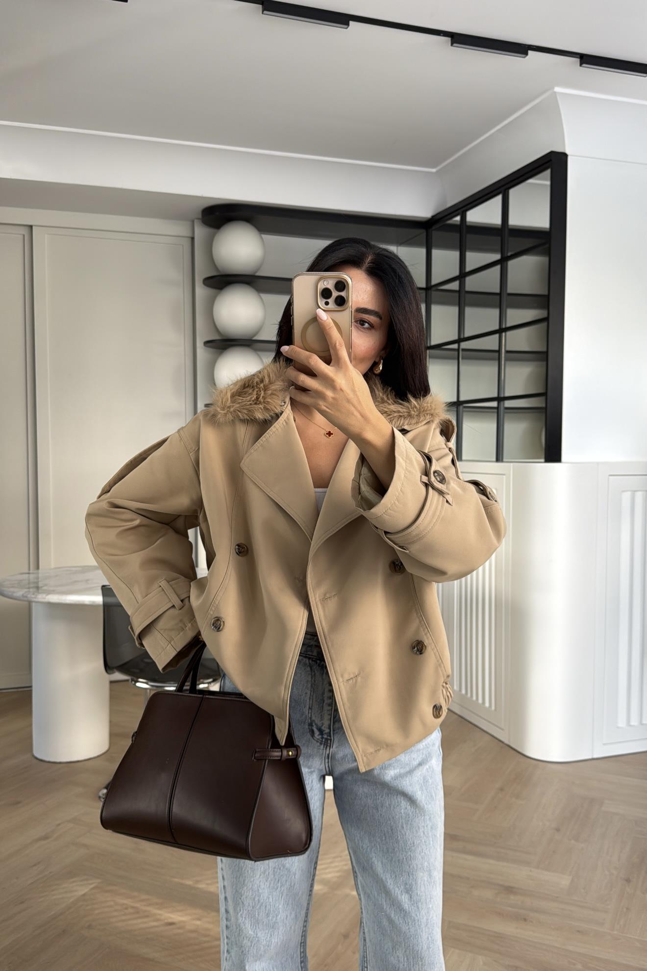 VİZON YAKASI KÜRKLÜ KISA TRENÇKOT