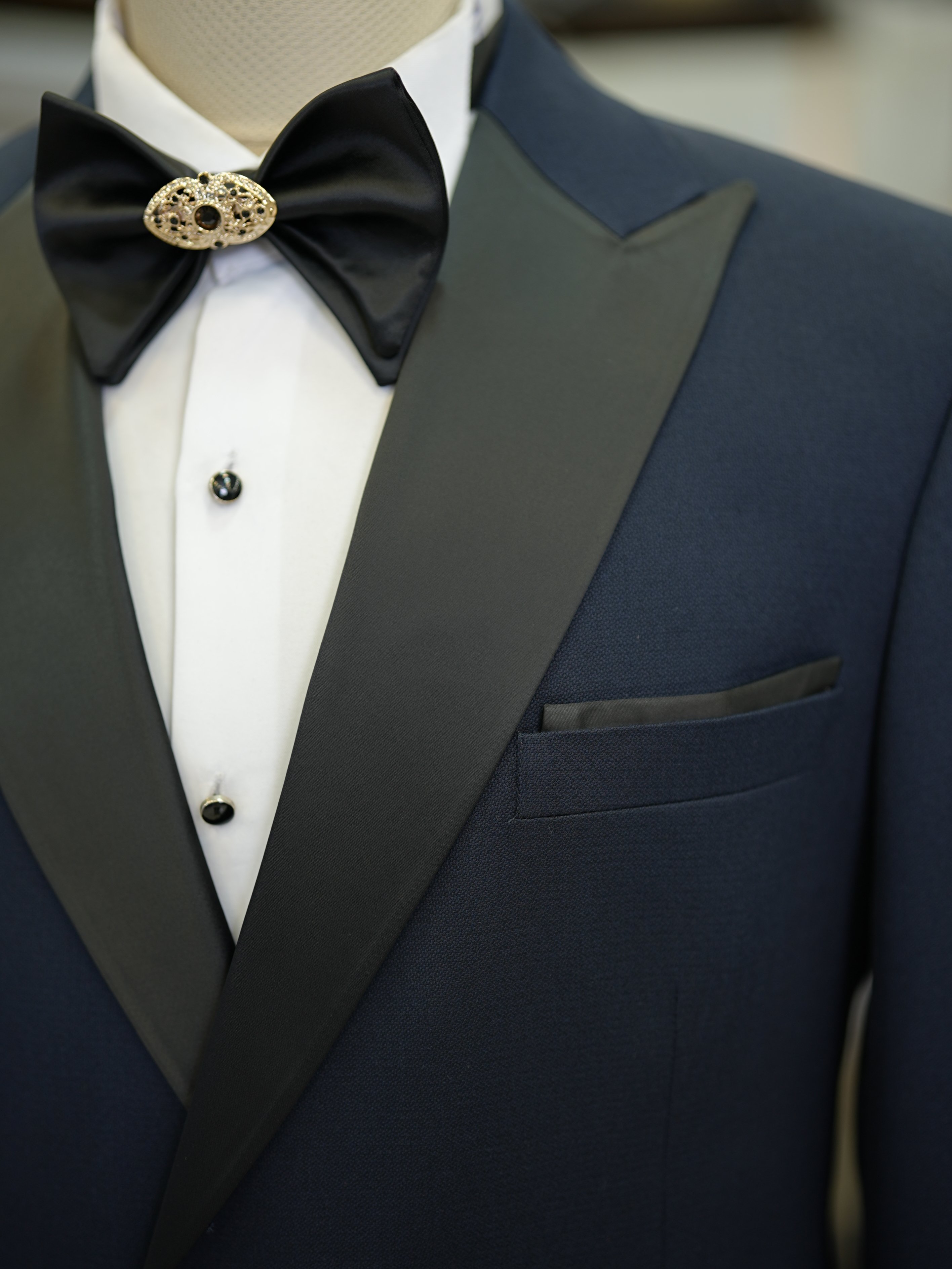 Zweireihiger Smoking-Bräutigamanzug für Herren, Schwalbenkragen, italienischer Stil, Slim-Fit-Jacke, Hose, Fliege – Marineblau