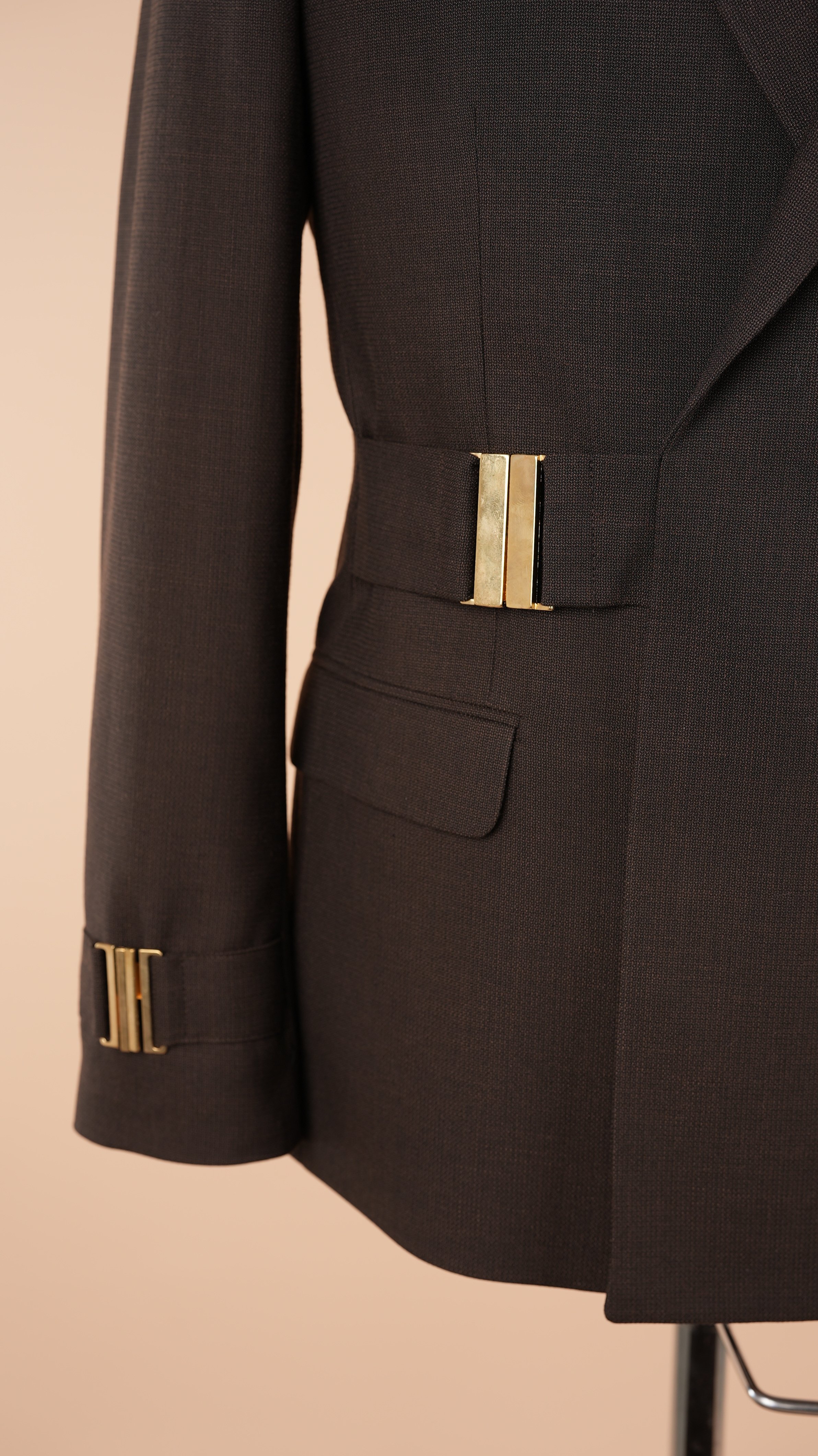 Pantaloni da giacca slim fit stile italiano con fibbia doppiopetto da uomo - Marrone amaro