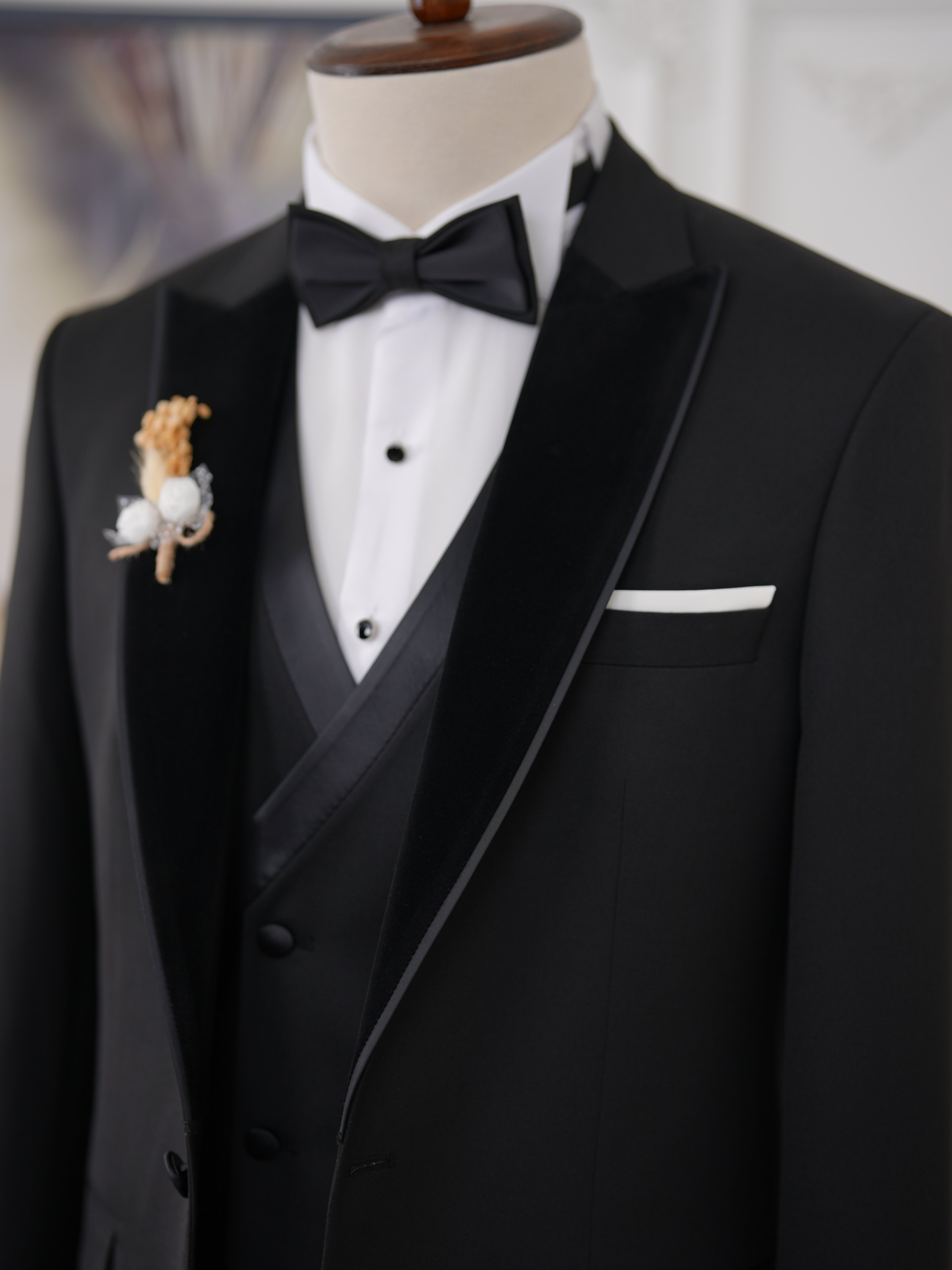 İtalyan Stil Slim Fit Sivri Yaka Ceket Yelek Pantolon Papyon Damatlık Smokin - Siyah