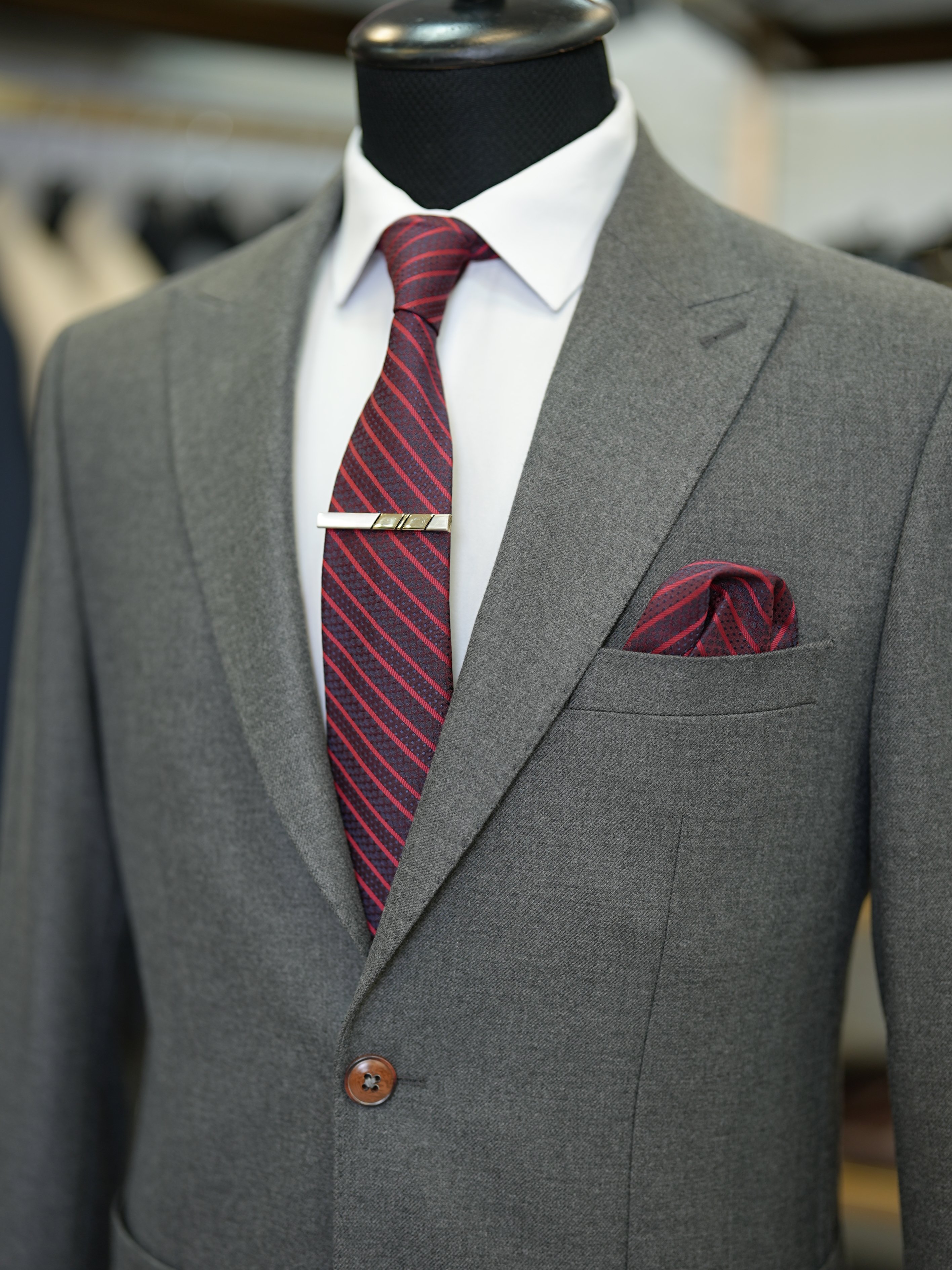 Abito da uomo slim fit in stile italiano slim fit con colletto a rondine di lusso semifoderato con tasche a borsa - Fumè