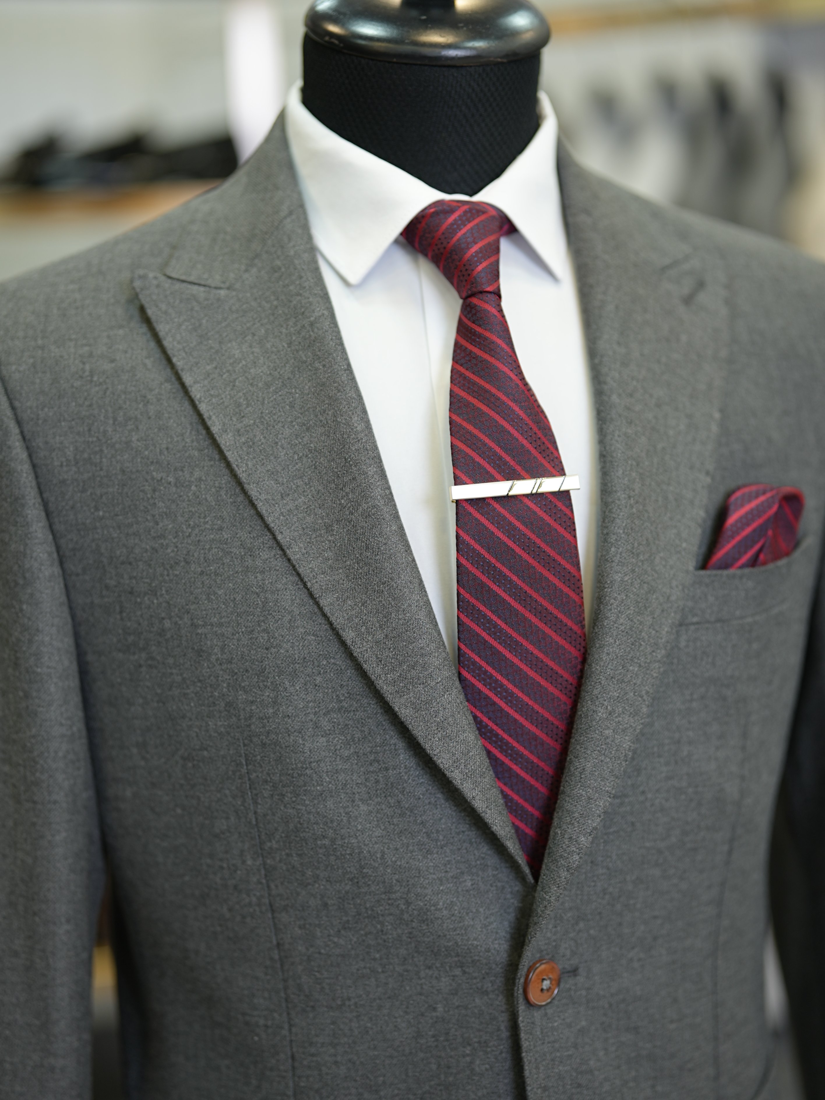Abito da uomo slim fit in stile italiano slim fit con colletto a rondine di lusso semifoderato con tasche a borsa - Fumè
